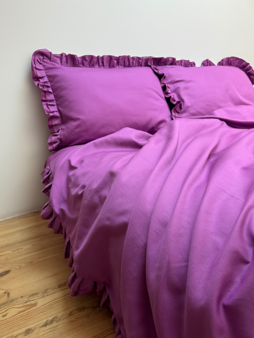 Комплект постільної білизни з рюшами ягідний Cozy модель 9557970 Фото