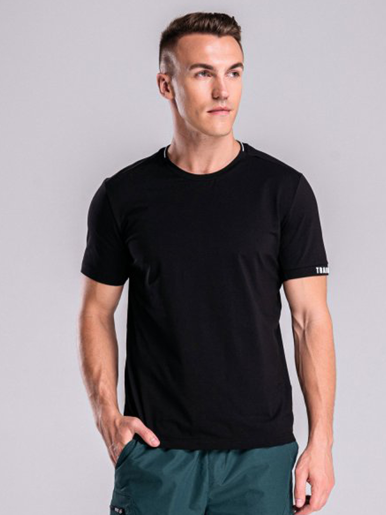 Футболки і поло Peak модель FW602915-BLA Фото