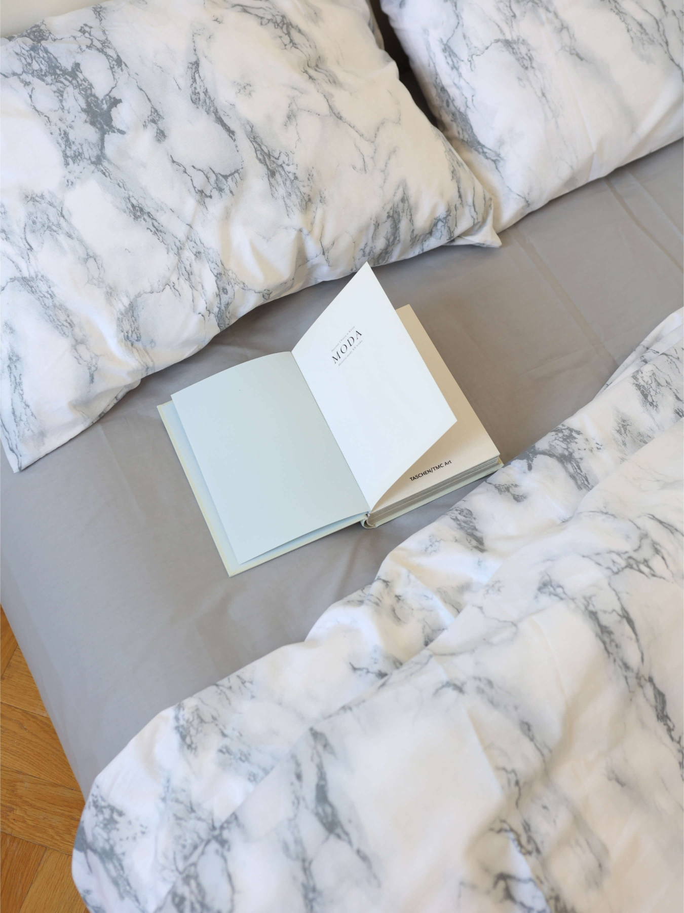 Комплект постільної білизни з тканини Ранфорс колір Мраморна з сірим BedclozZzes модель 11782 Фото