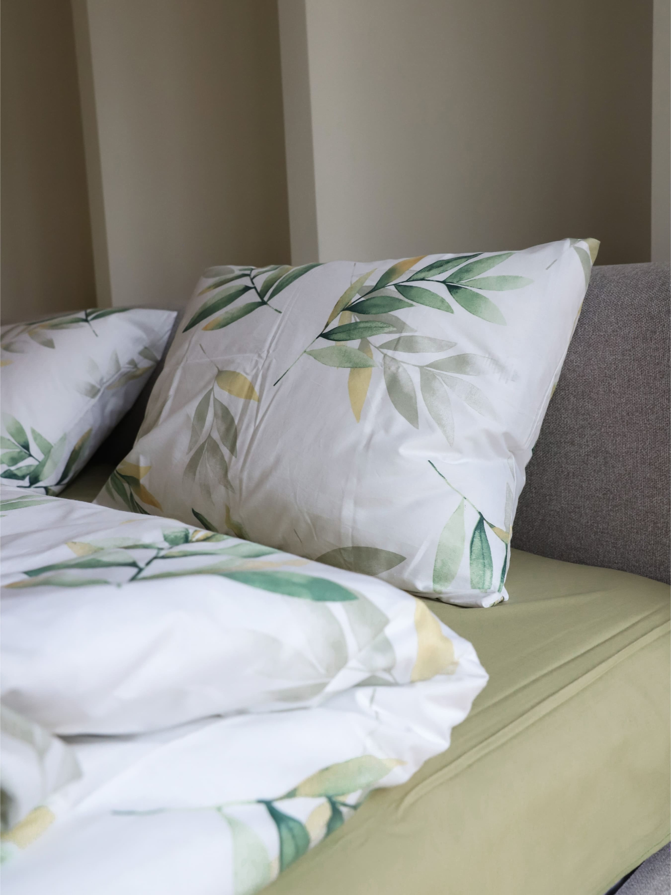 Комплект постельного белья с ткани Ранфорс цвет Оливковые листья с однотонным BedclozZzes модель 15691-1 Фото