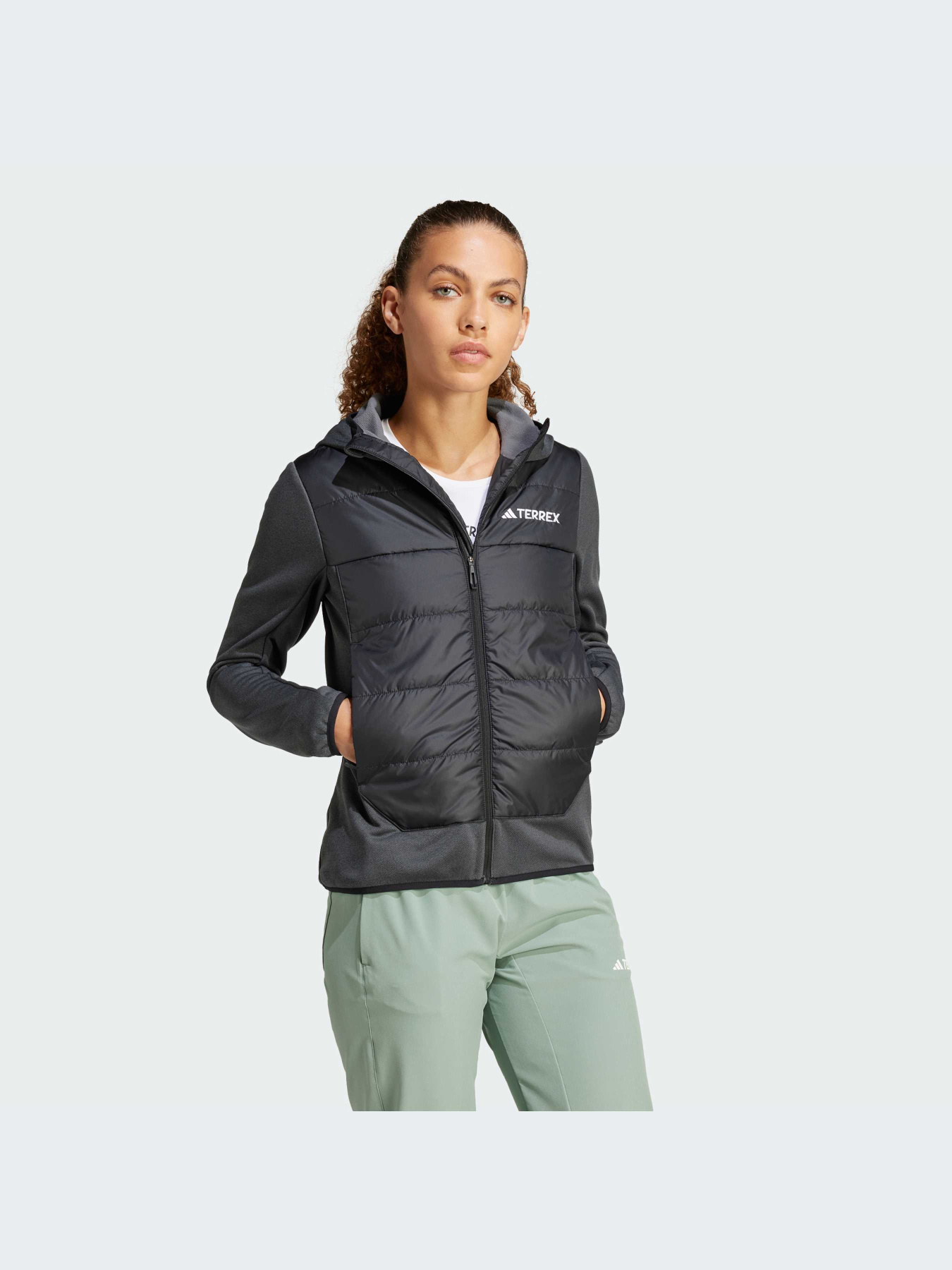 Демисезонная куртка Adidas модель IR7882 Демисезонная куртка Adidas модель IR7882 Фото