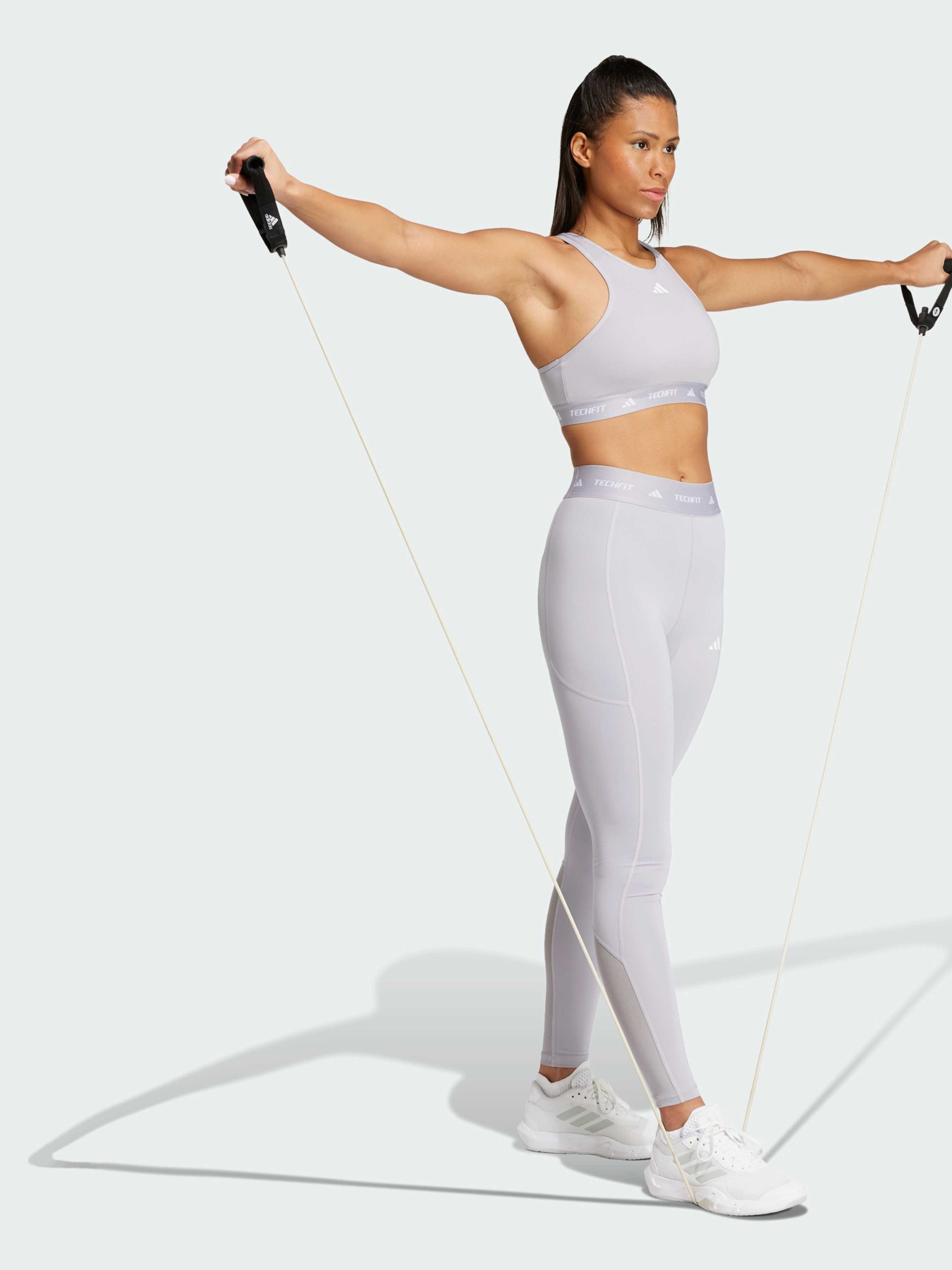 Спортивний топ Adidas Clima модель IW5346 Фото