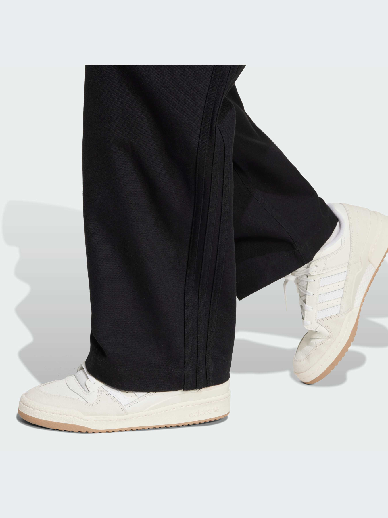 Брюки повседневные Adidas модель IW0995 Фото