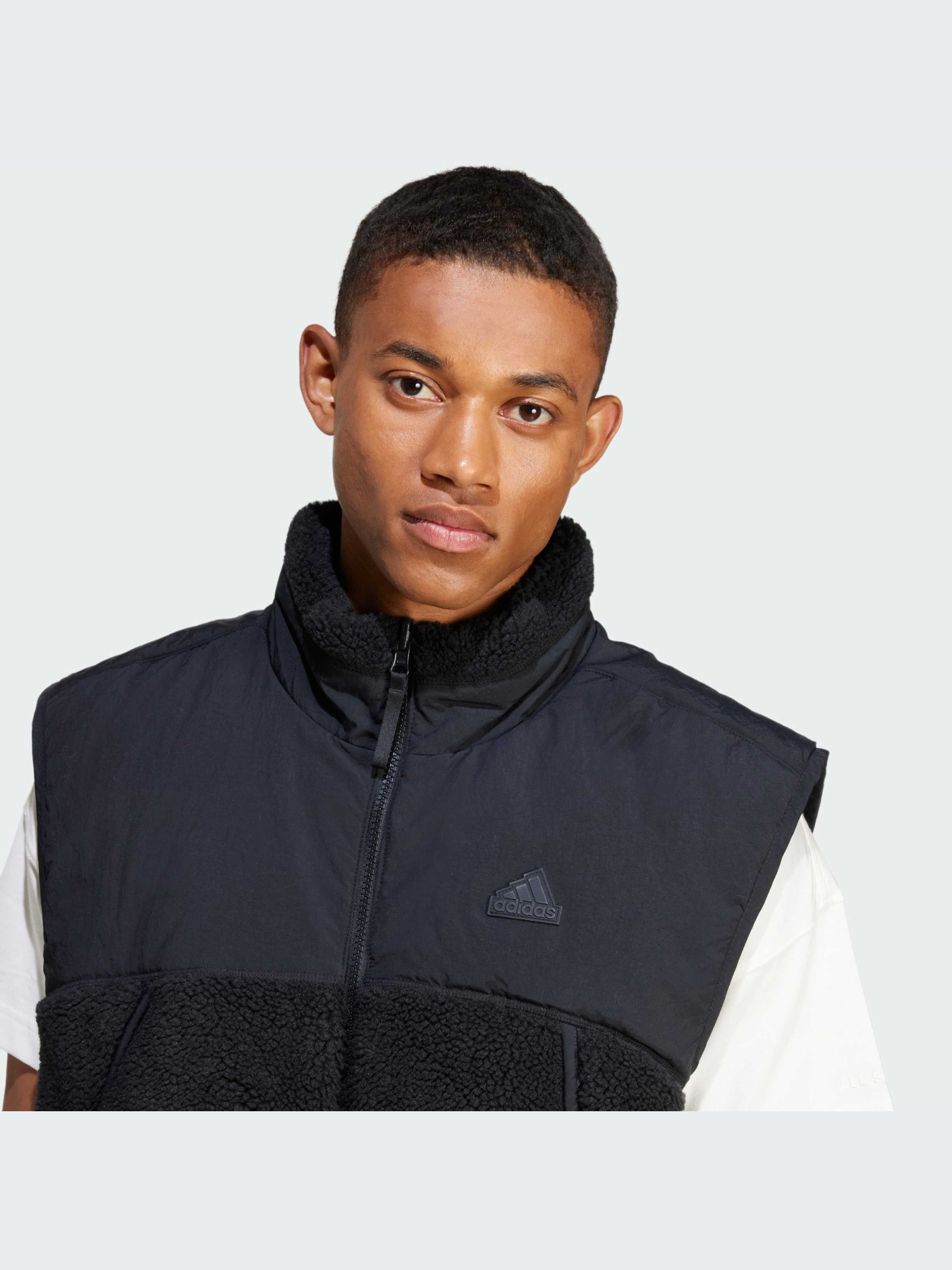 Жилет с утеплителем Adidas модель IV9768 Фото