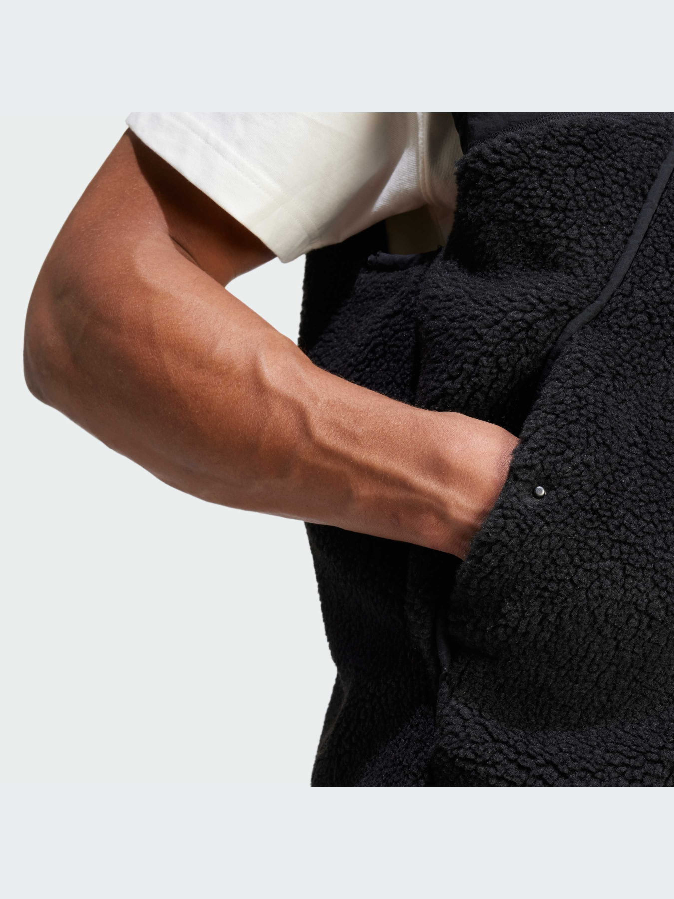 Утеплений жилет Adidas модель IV9768 Фото