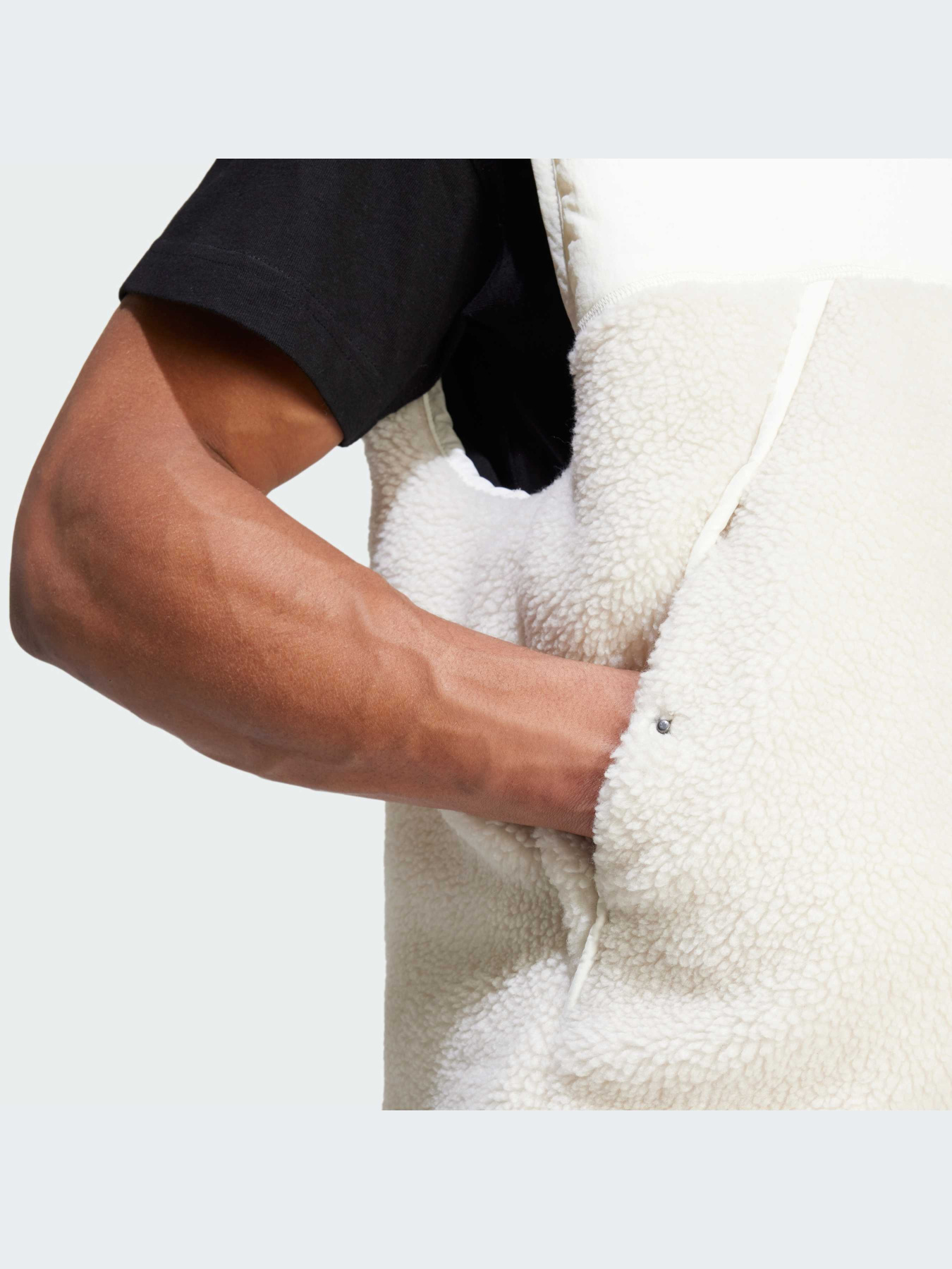 Жилет с утеплителем Adidas модель IZ4658 Фото