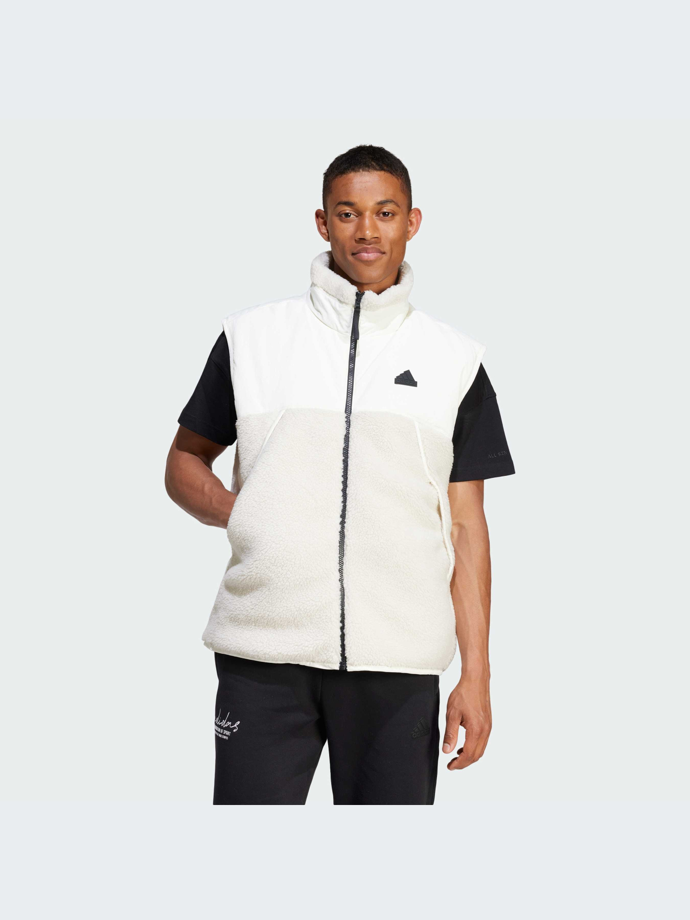 Утепленный жилет Adidas модель IZ4658 Утепленный жилет Adidas модель IZ4658 Фото