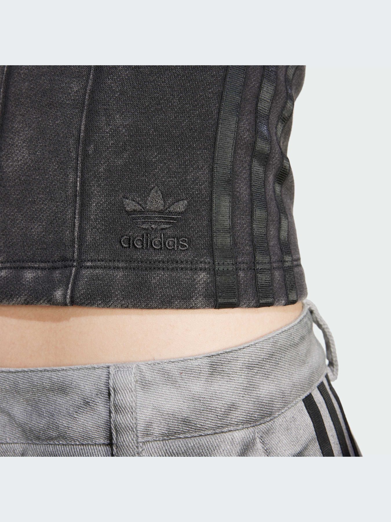 Топ Adidas модель IW5570 Фото