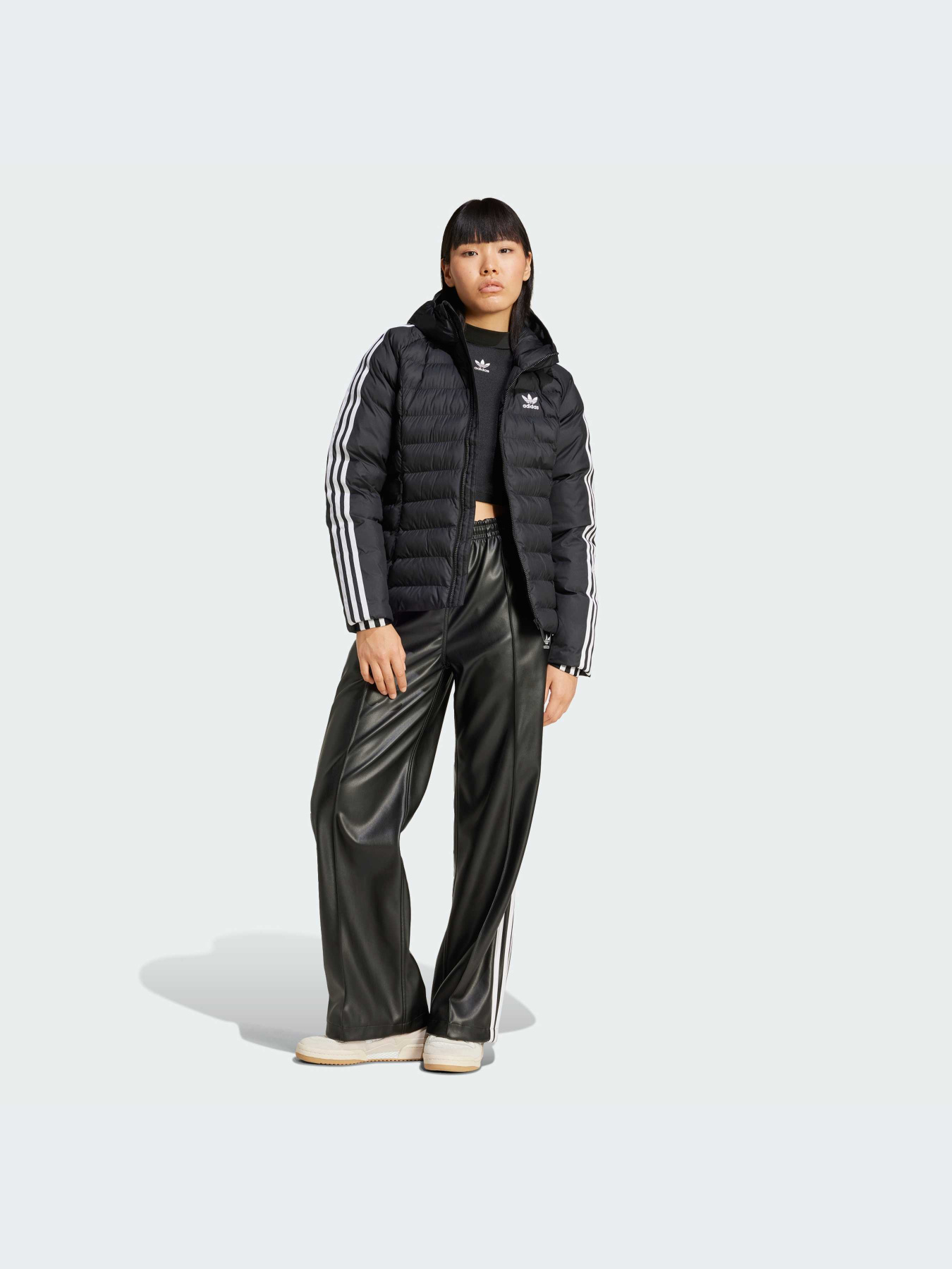 Демисезонная куртка Adidas Adicolor модель IW5849 Фото