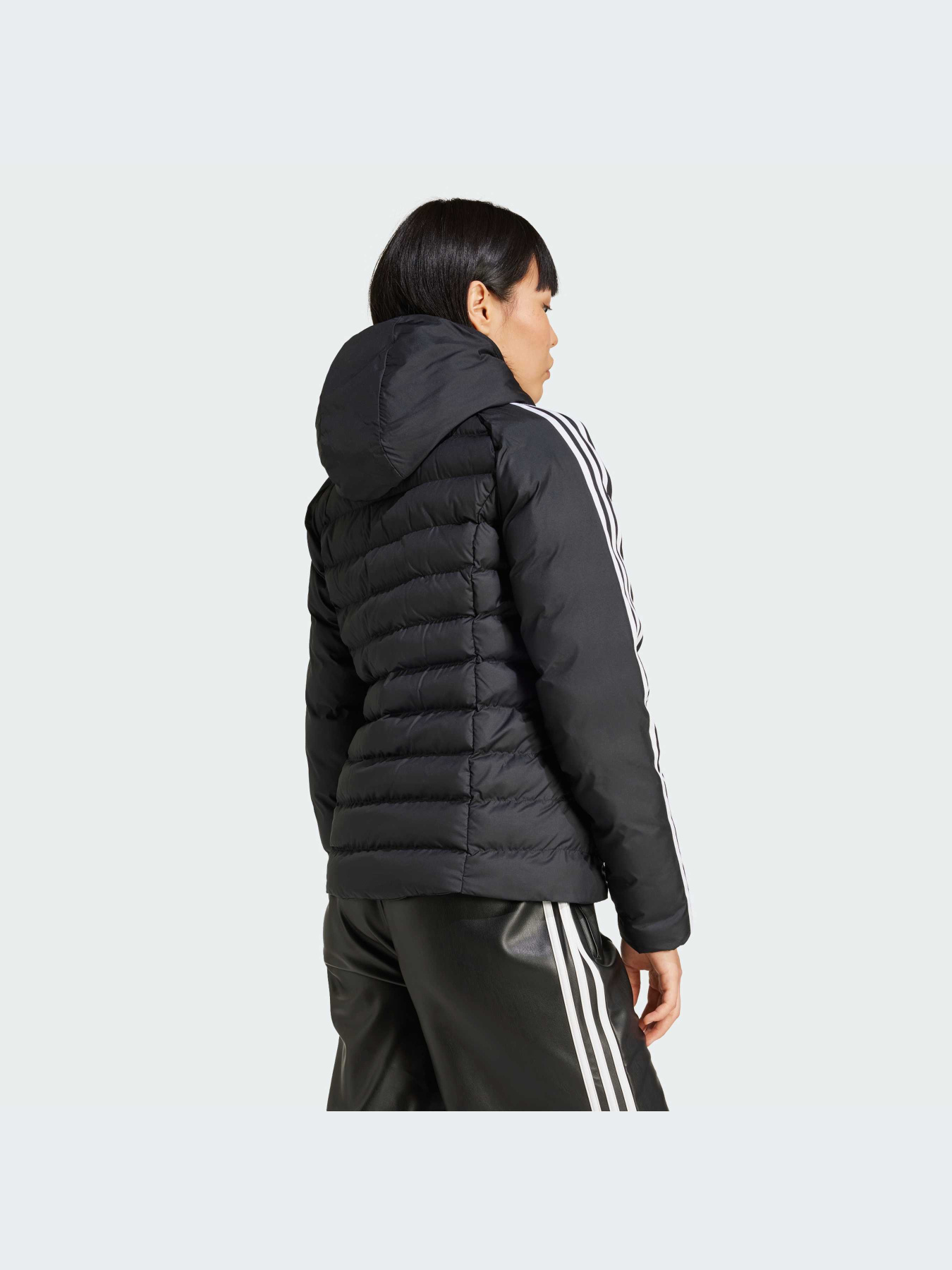 Демісезонна куртка Adidas Adicolor модель IW5849 Фото