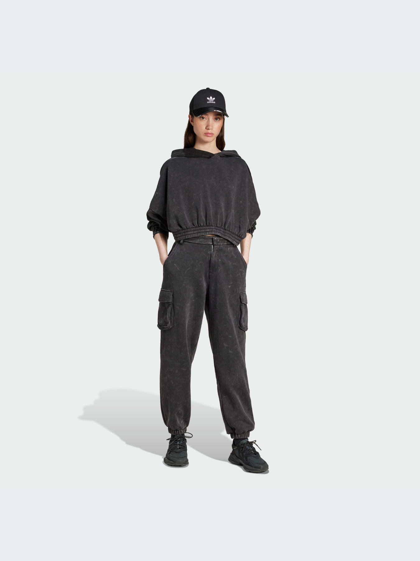 Карго Adidas модель IW5563 Фото