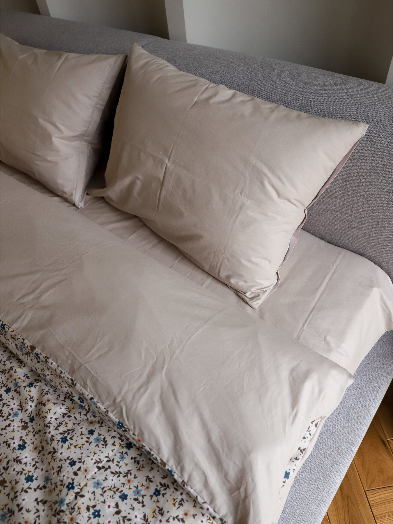 Комплект постільної білизни з тканини Ранфорс колір Квітковий принт з бежевим BedclozZzes модель 15691-1-1-1-1 Фото