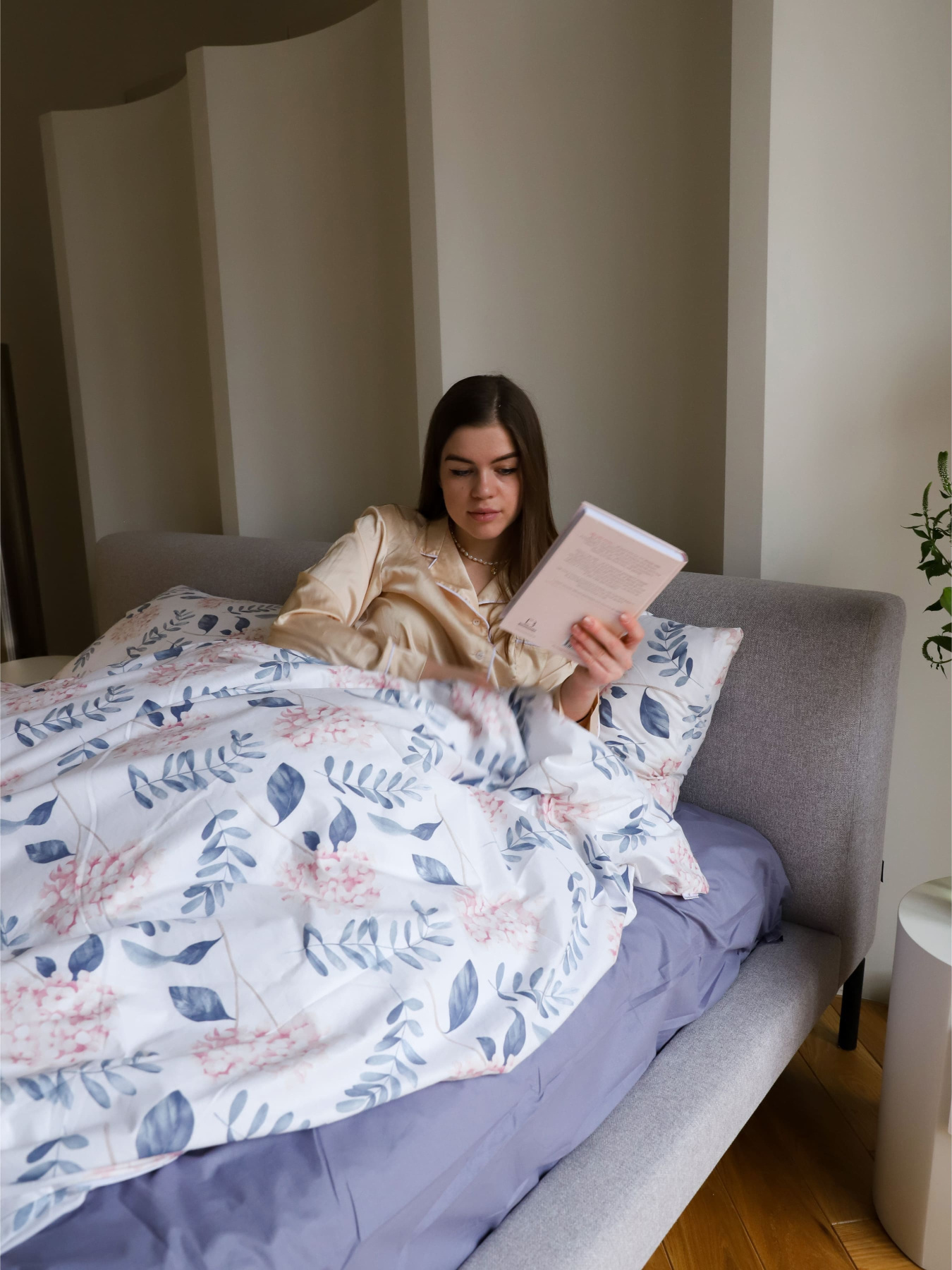 Комплект постільної білизни з тканини Ранфорс колір Рожеві гортензії з синім BedclozZzes модель 15690-1 Фото