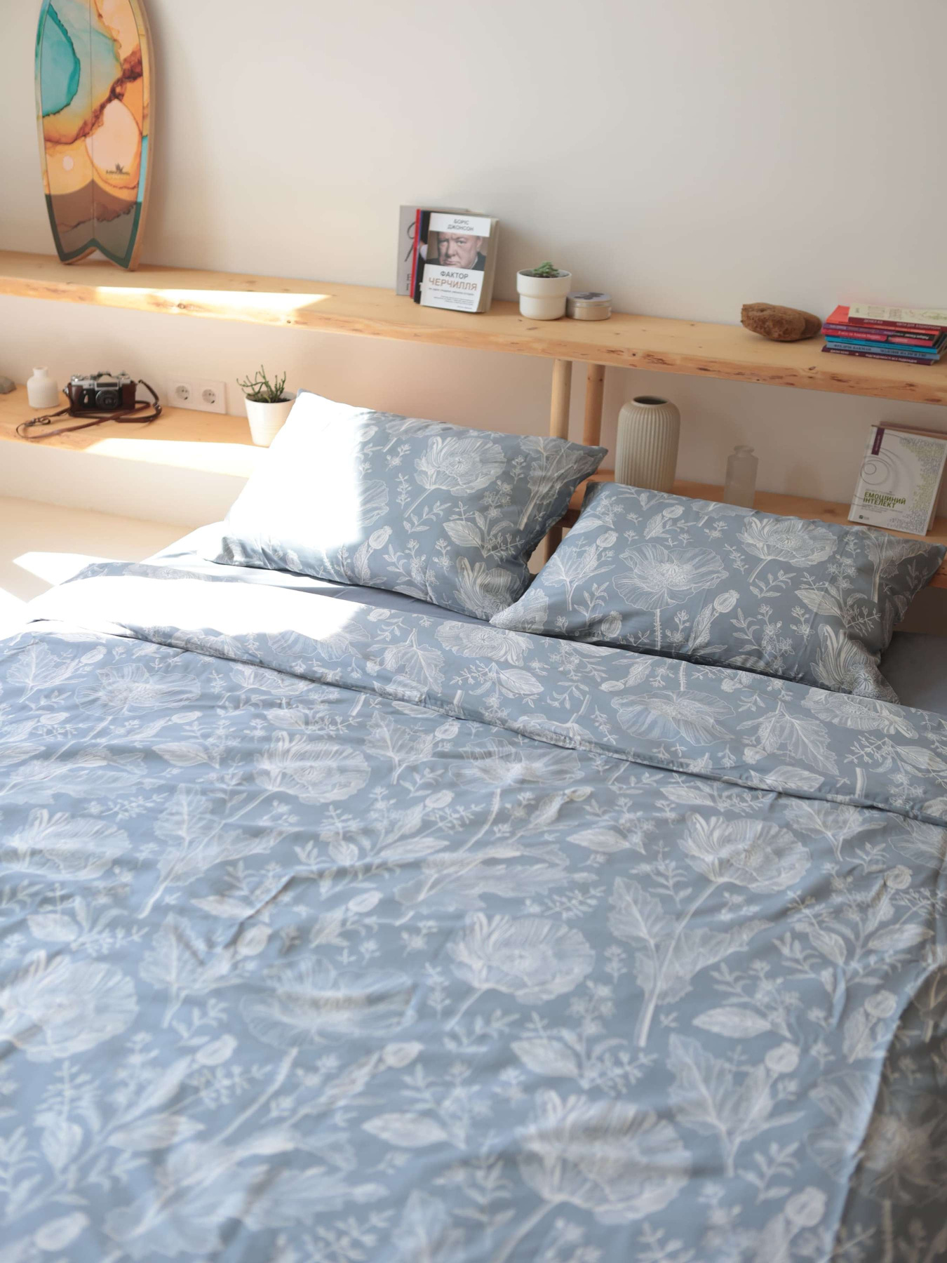 Постільна білизна з турецього мерсеризованого сатину, оздоблена білим кантом та виконана зі 100% бавовни BedclozZzes модель 15746 Фото