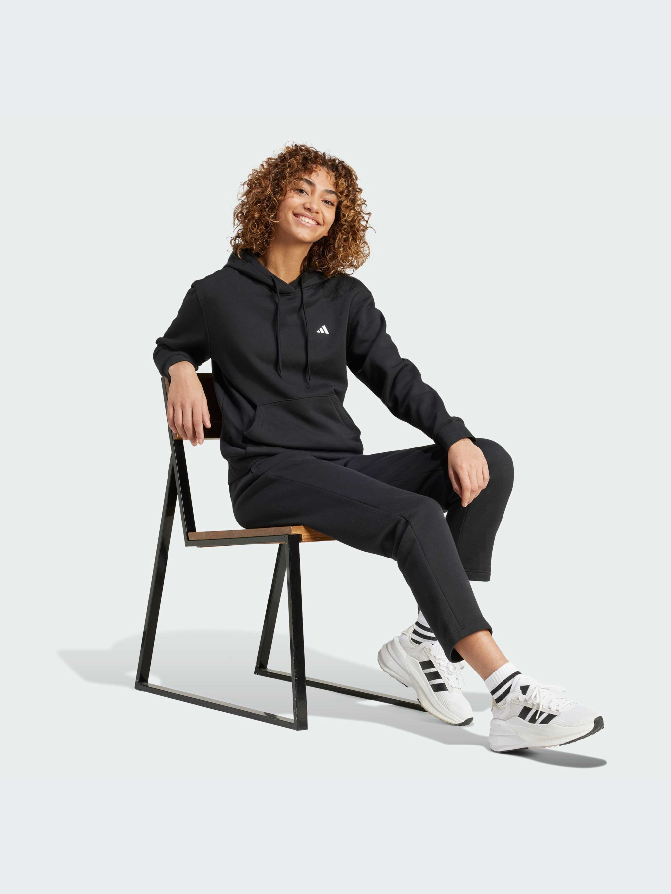 Худи и свитшоты Adidas модель IW0220-KZ Фото