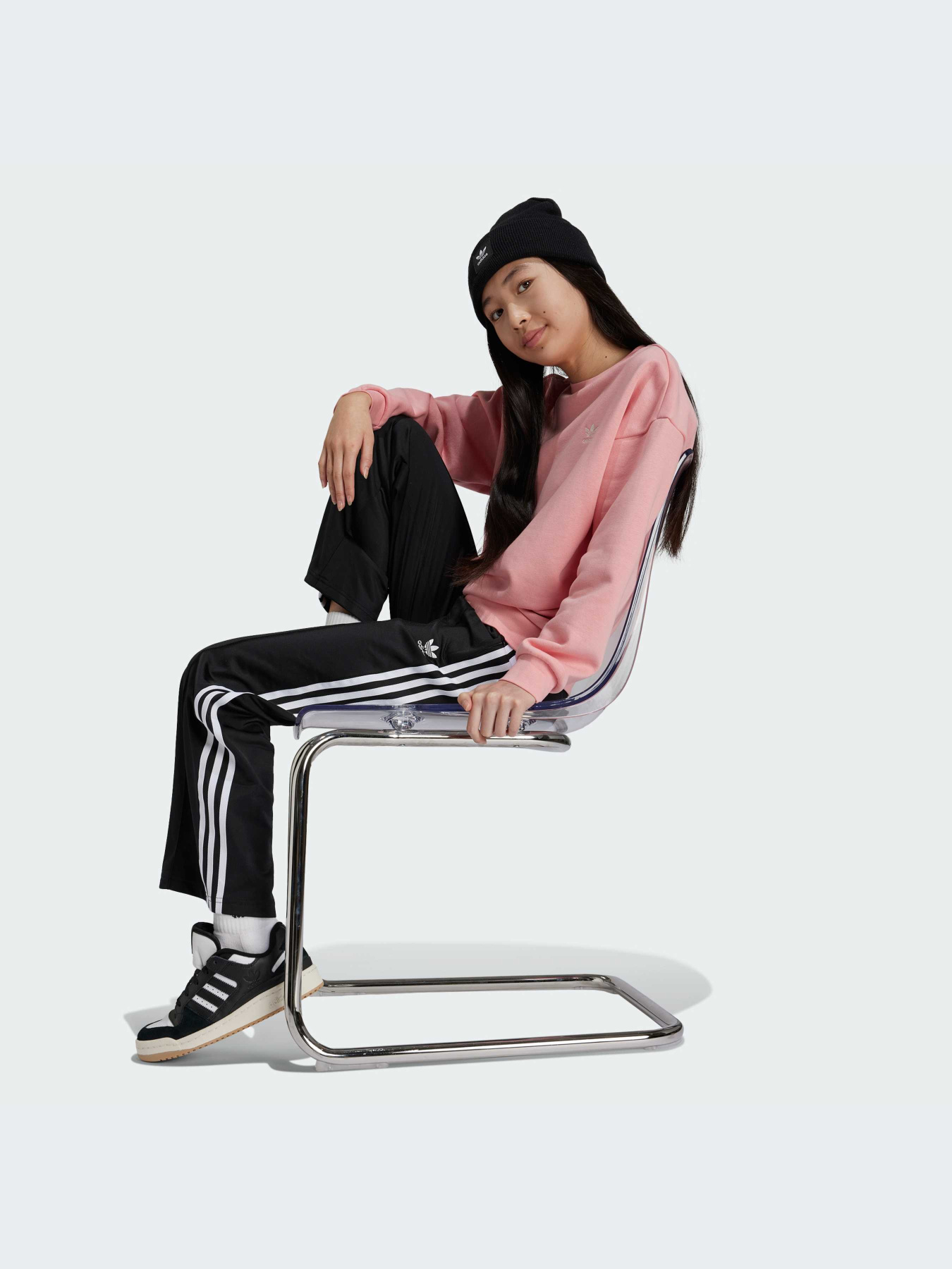 Свитшот Adidas модель IX7639 Фото