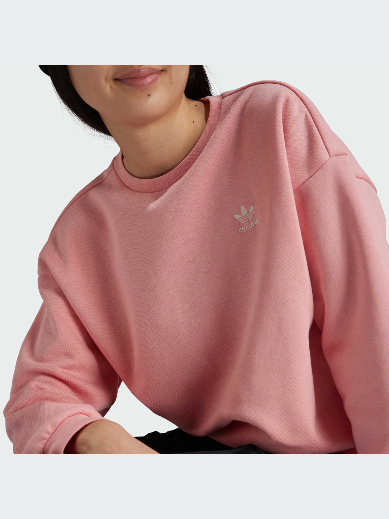 Свитшот Adidas модель IX7639 Фото