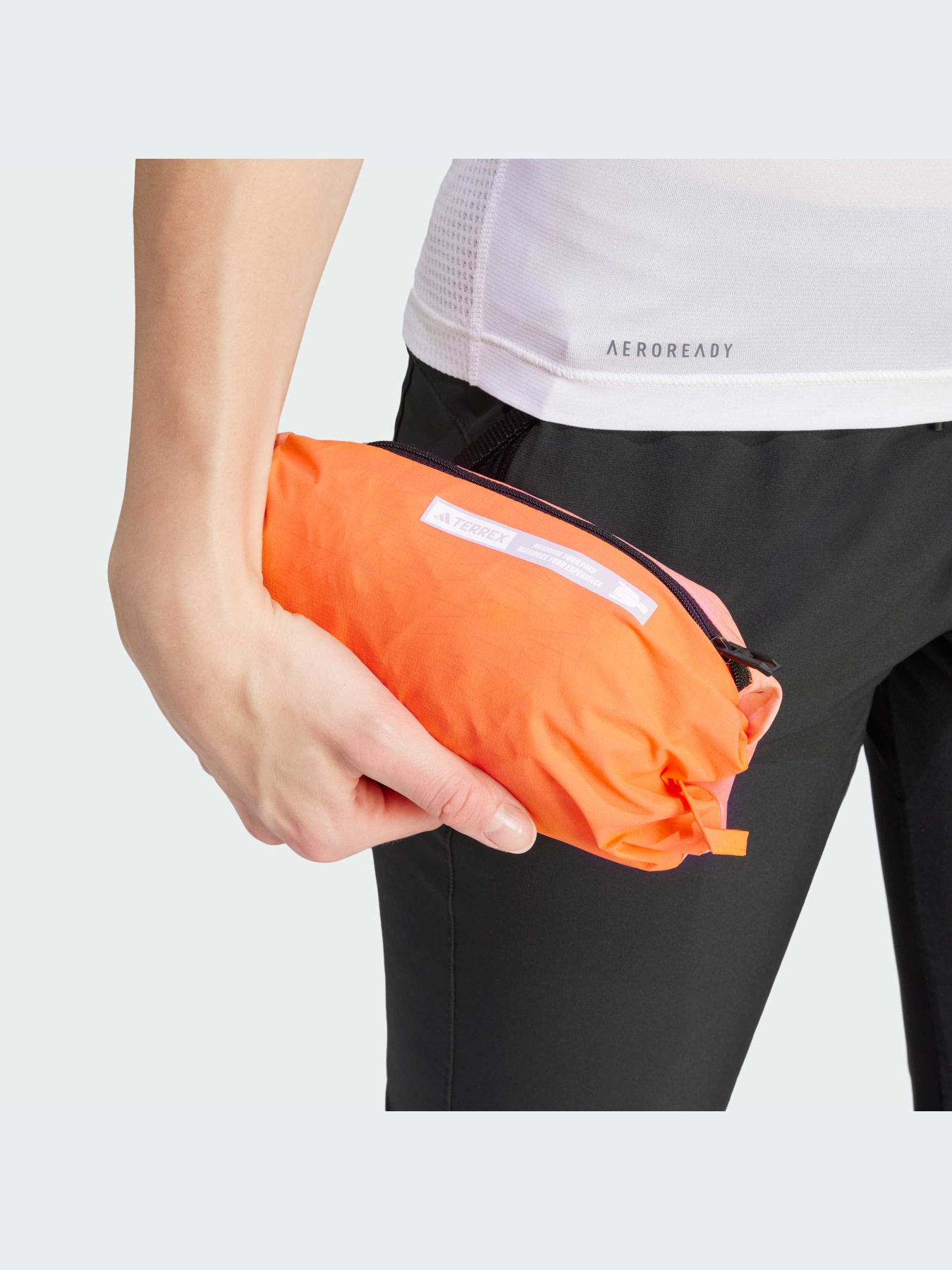 Ветровка Adidas модель IP1499 Фото