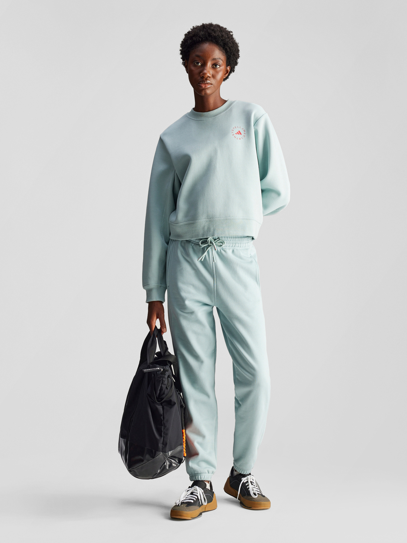 Свитшот Adidas модель IW9910 Фото