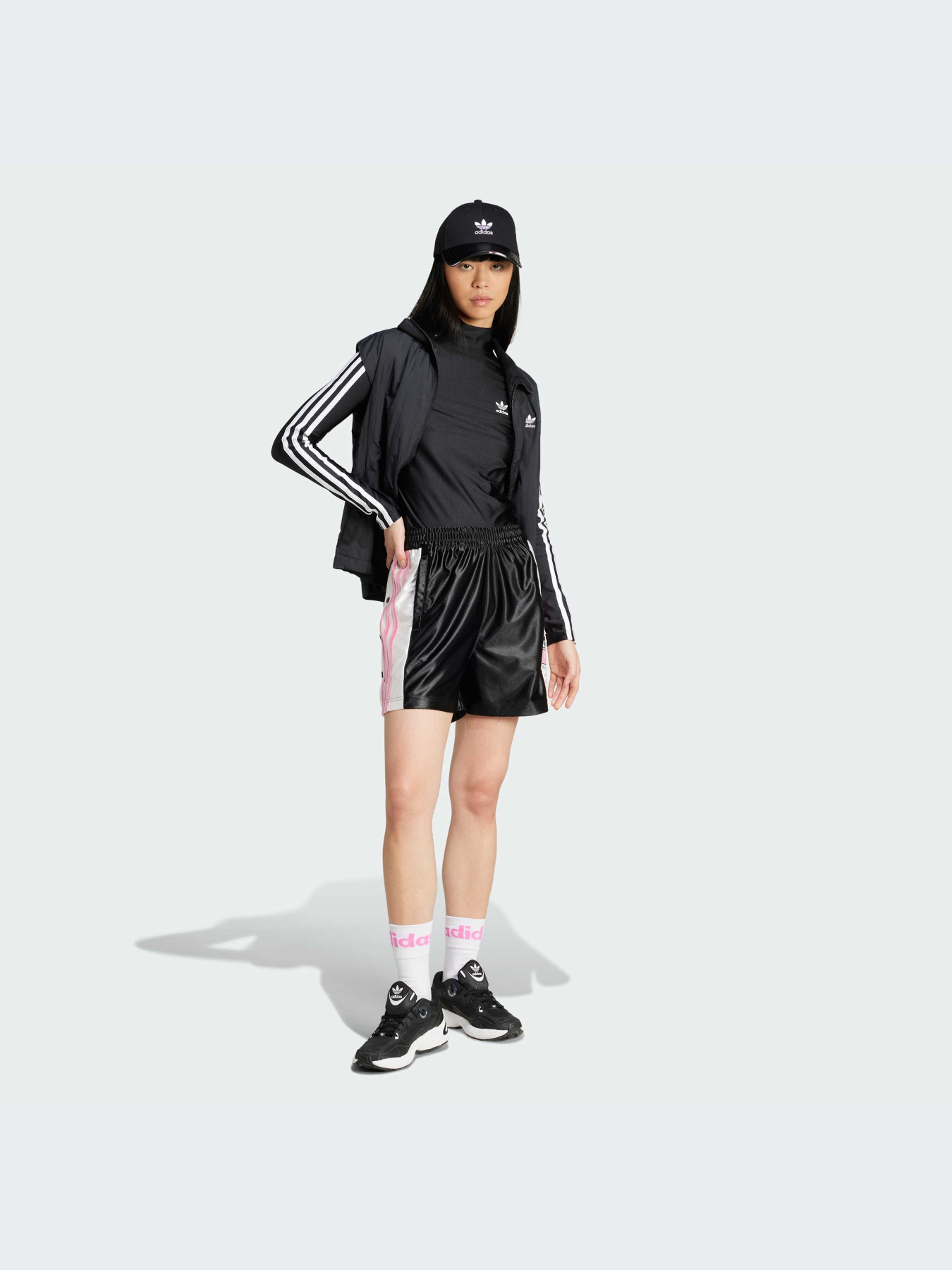 Шорты Adidas модель IW5592-KZ Фото