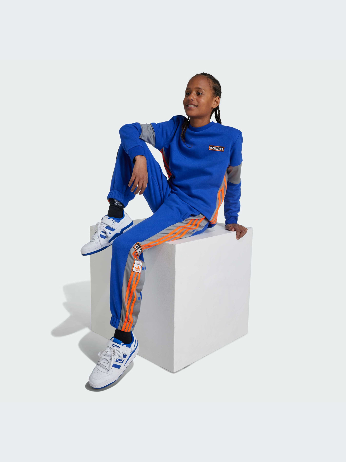 Брюки Adidas Adicolor модель IW6014-KZ Фото