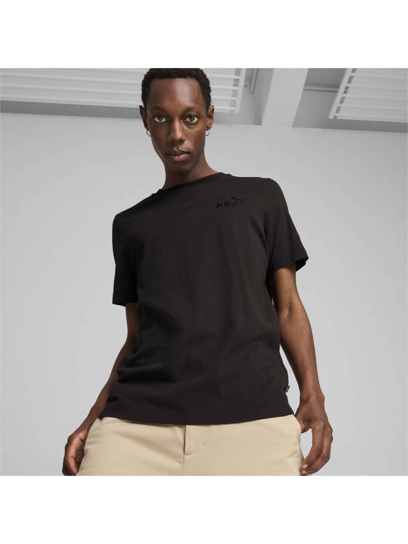 Футболка PUMA Ess Elevated Embroidered Tee модель 681891 Фото