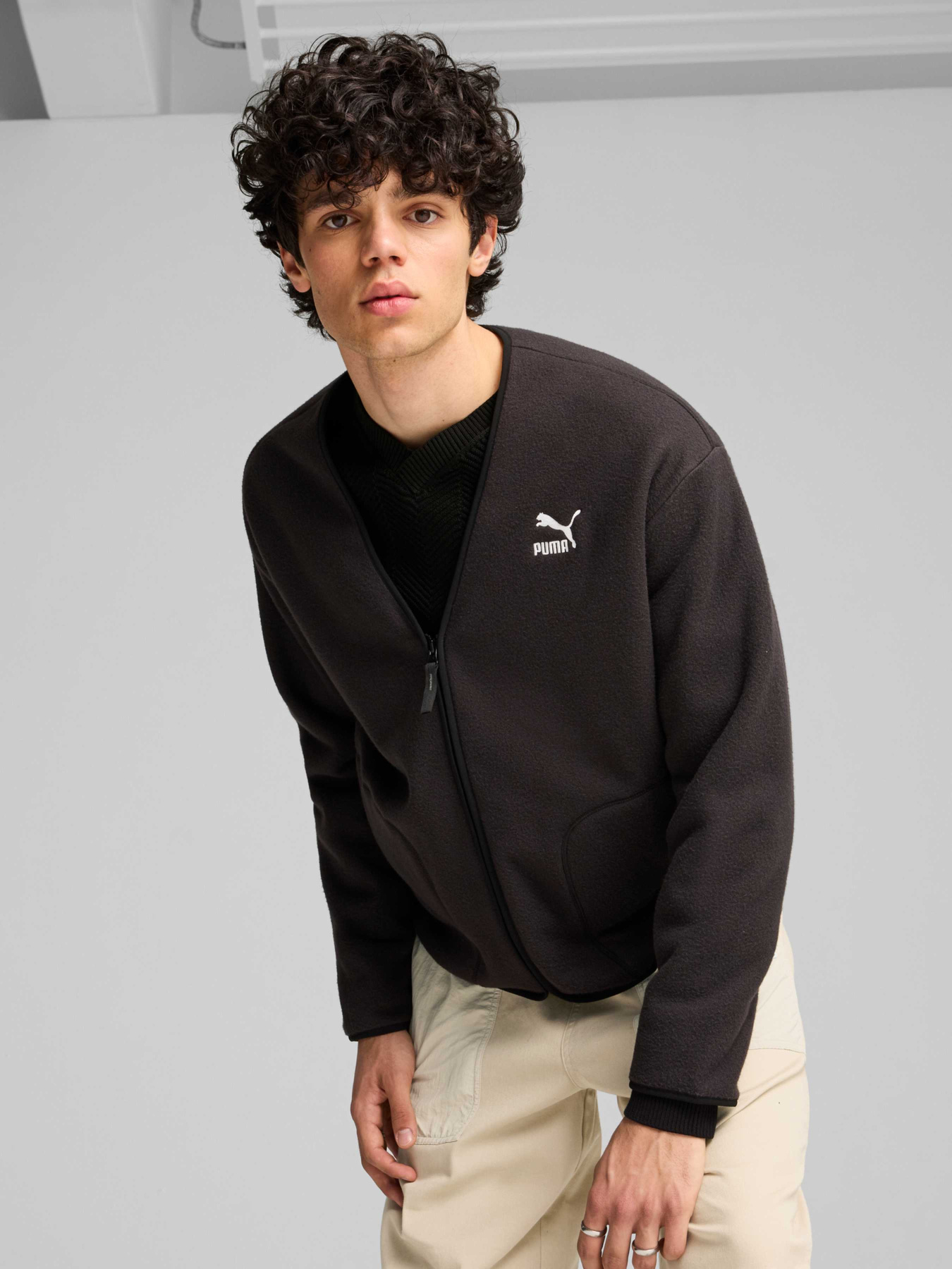 Спортивная кофта PUMA Classics Relaxed Cardigan модель 626726 Фото