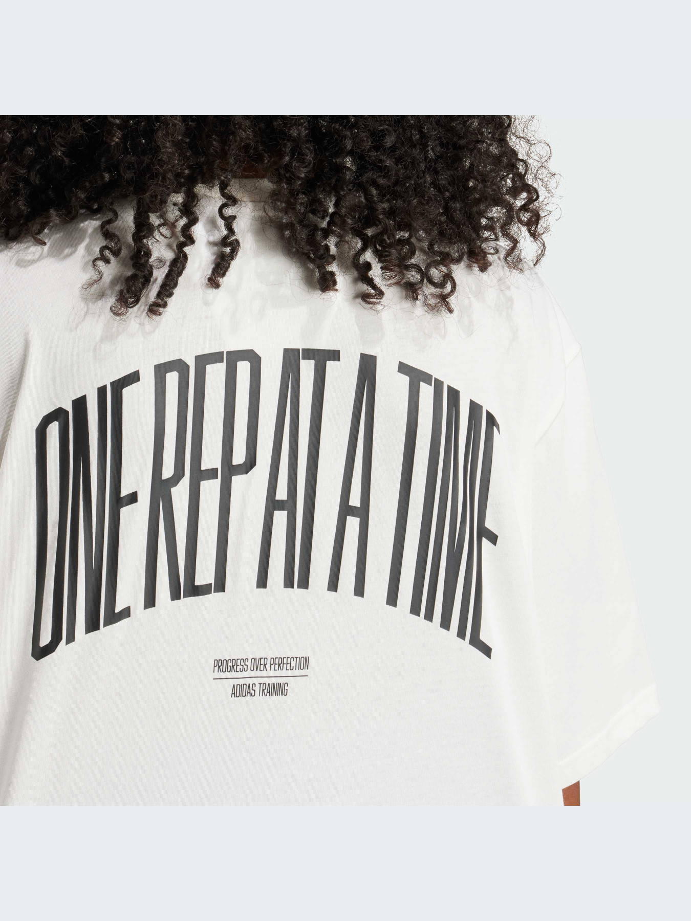 Футболка спортивная Adidas модель IW0136 Фото