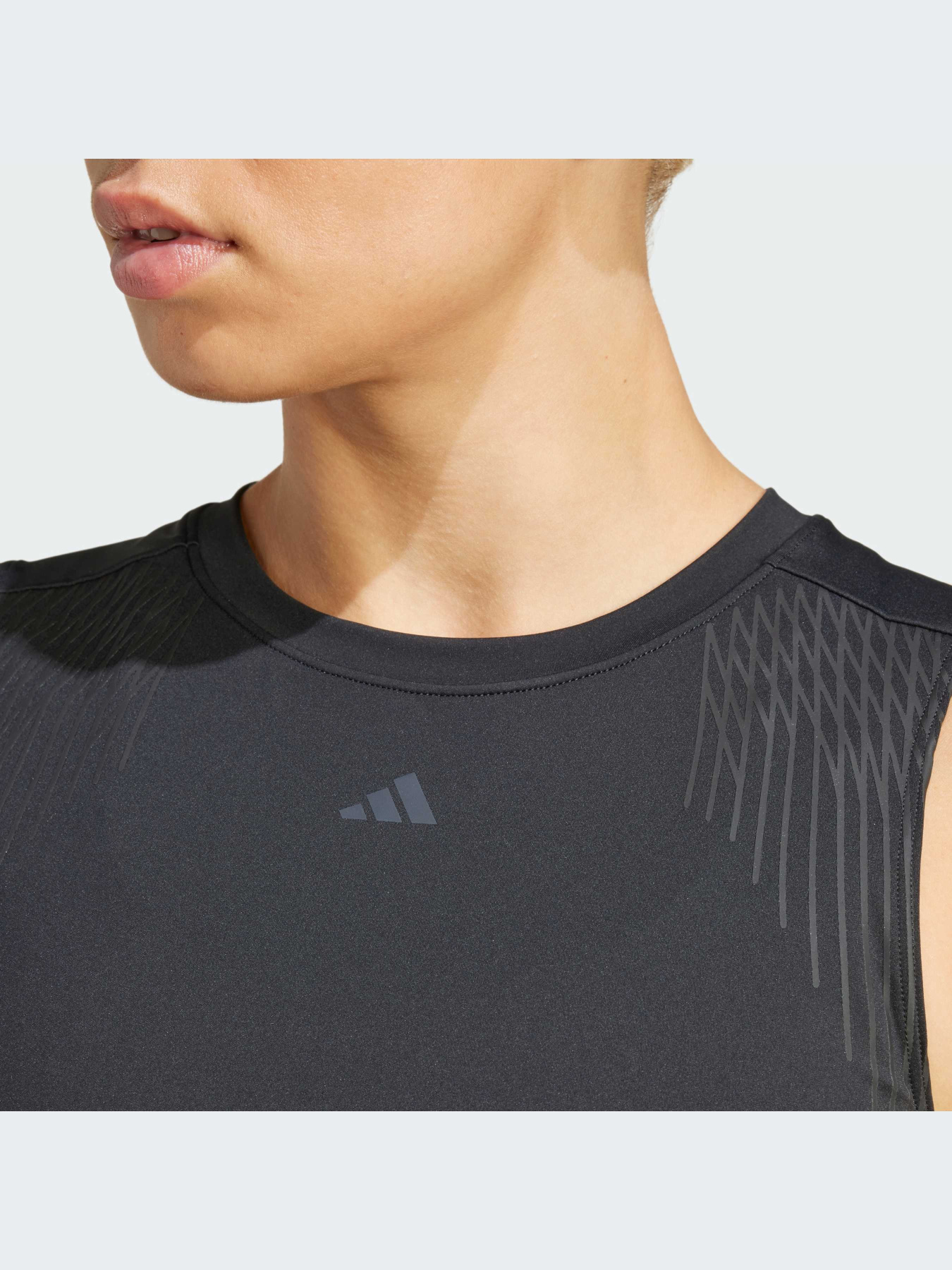 Топ спортивный Adidas модель IL0526 Фото