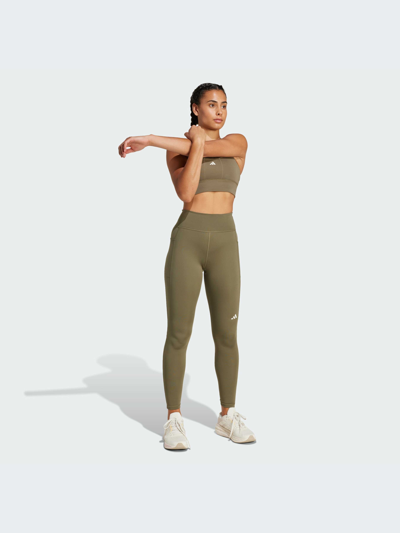 Топ спортивный Adidas модель IW5329 Фото