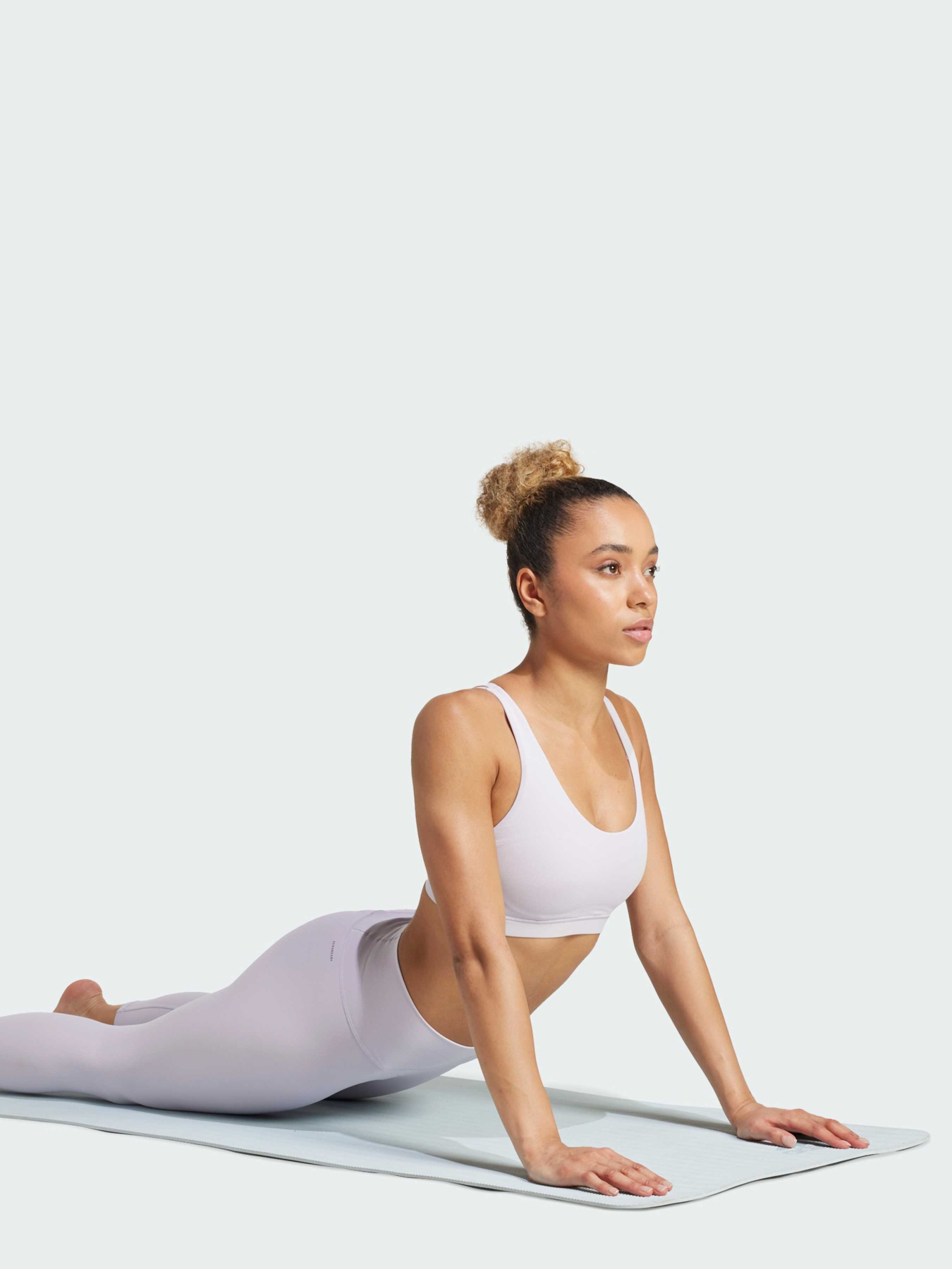 Топ спортивный Adidas Clima модель IY2422 Фото