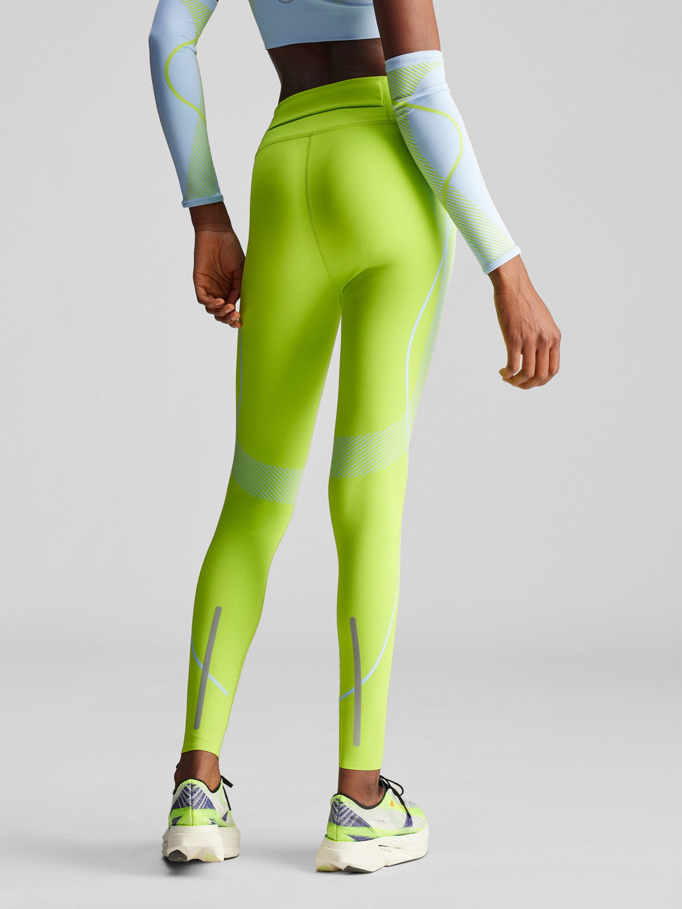 Спортивні леггінси Adidas модель IW9865 Фото