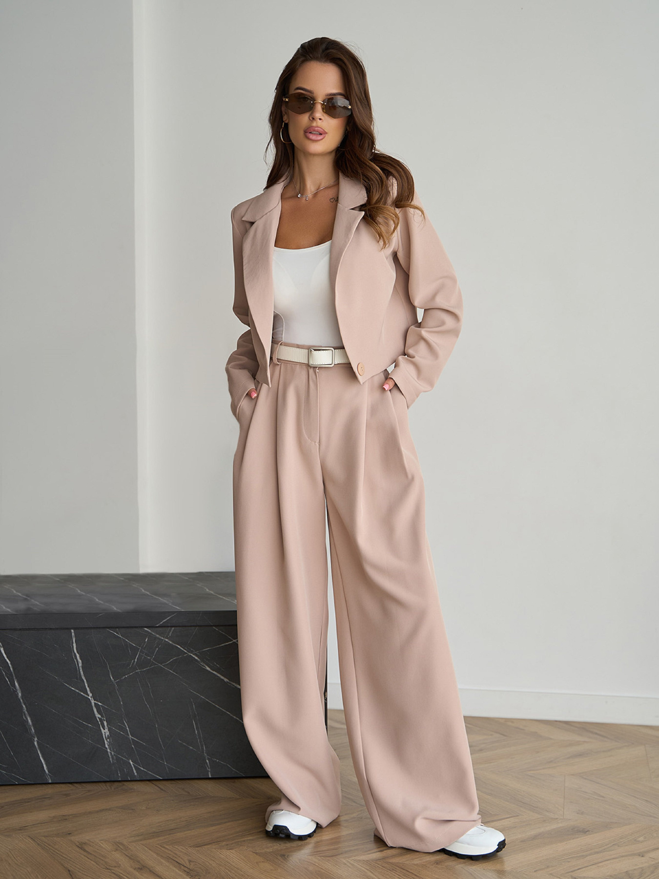 Деловой костюм ISSA Plus модель 14843_бежевый Фото