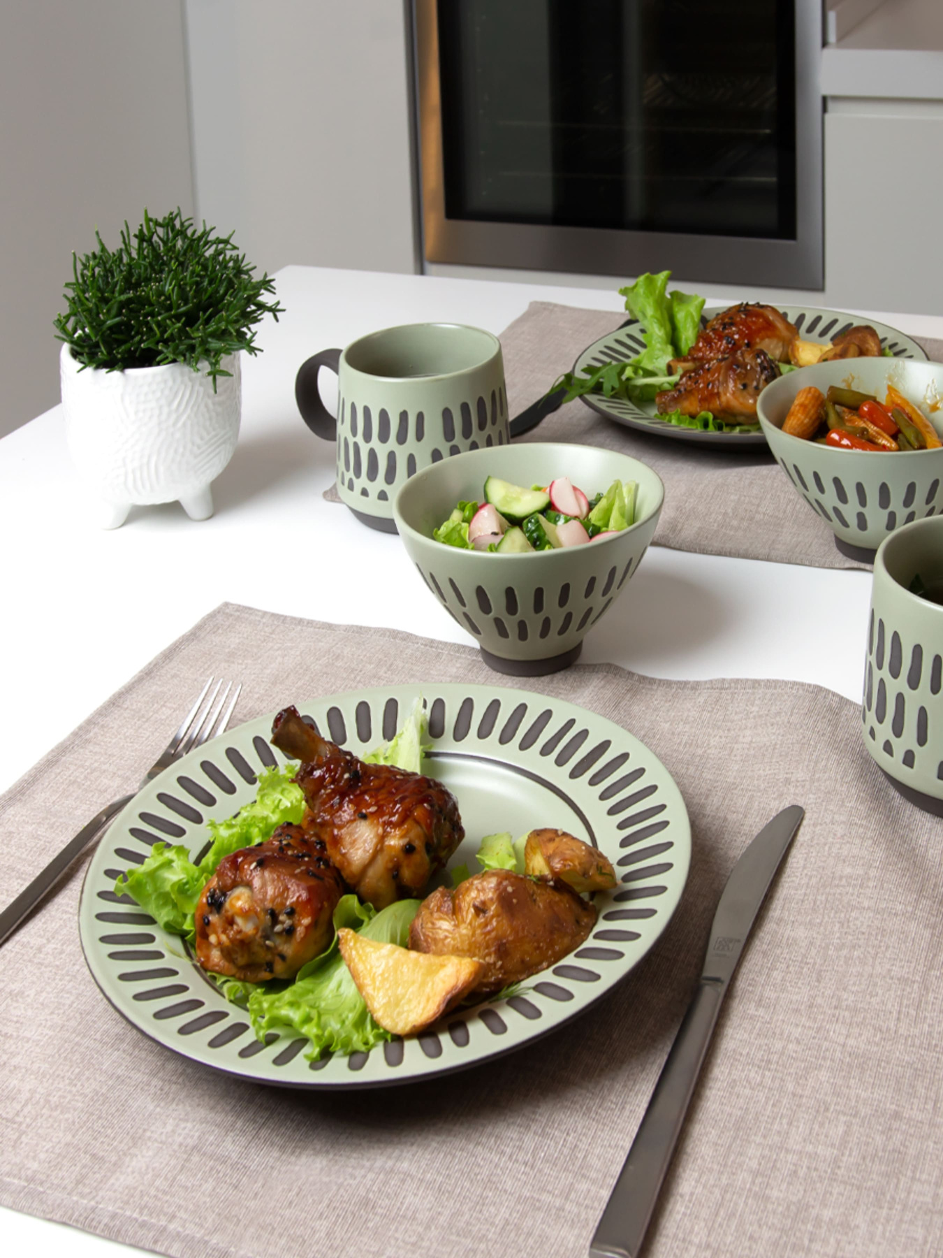 Тарелка обедняя ручной работы "Зеленое чудо" MBM HOME модель KP-40 OLIVE Фото