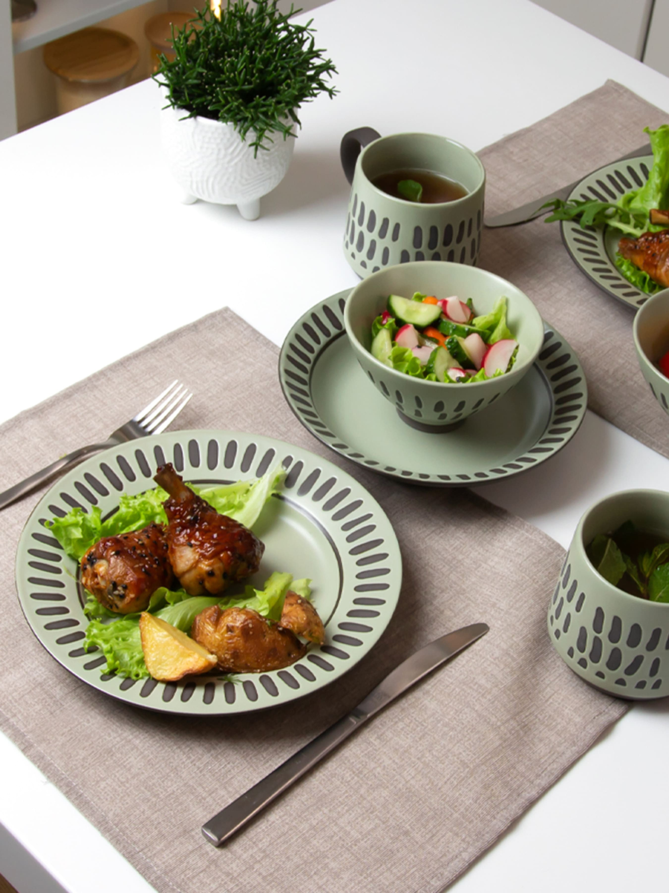 Тарелка обедняя ручной работы "Зеленое чудо" MBM HOME модель KP-40 OLIVE Фото