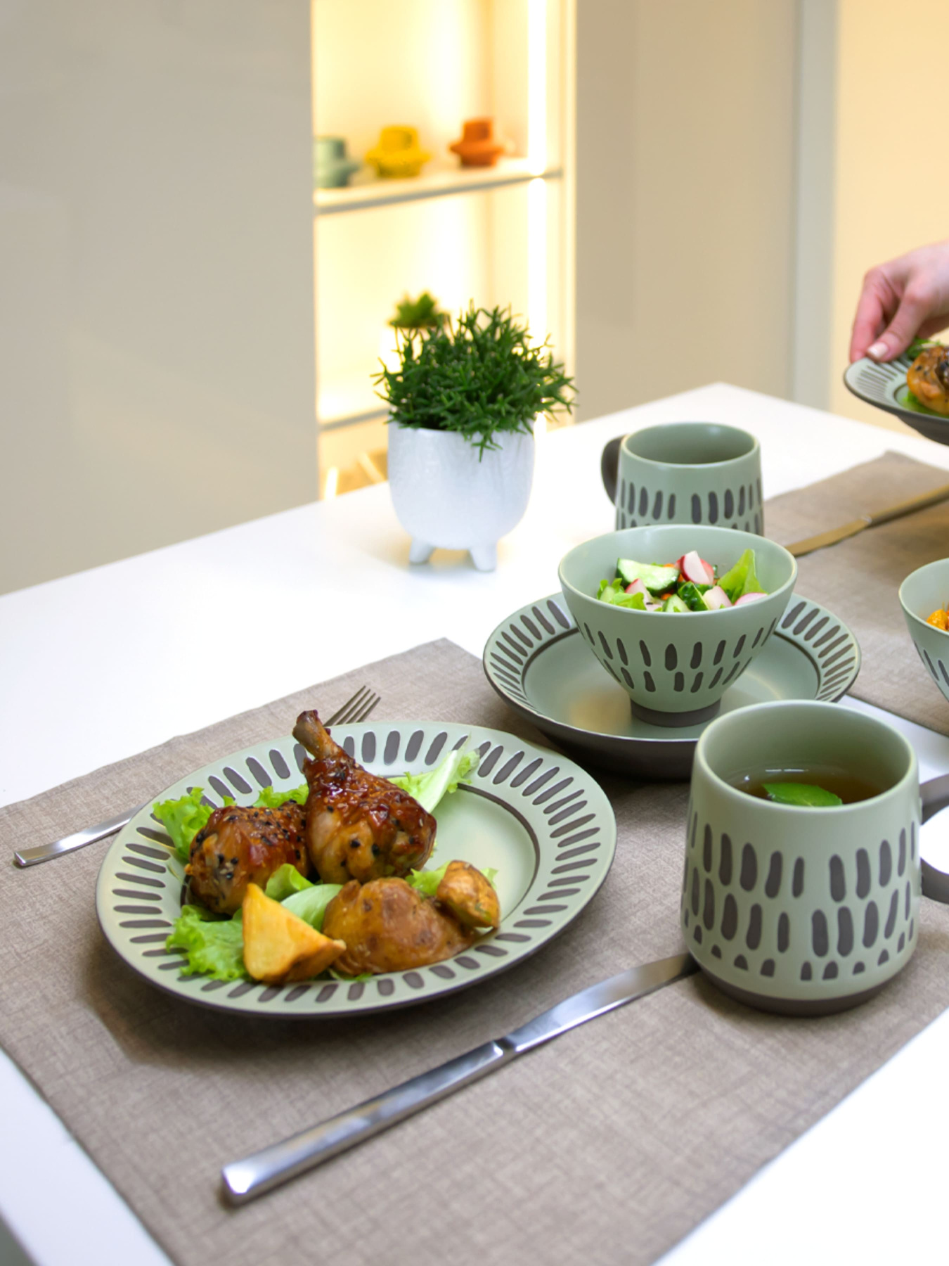 Тарелка обедняя ручной работы "Зеленое чудо" MBM HOME модель KP-40 OLIVE Фото