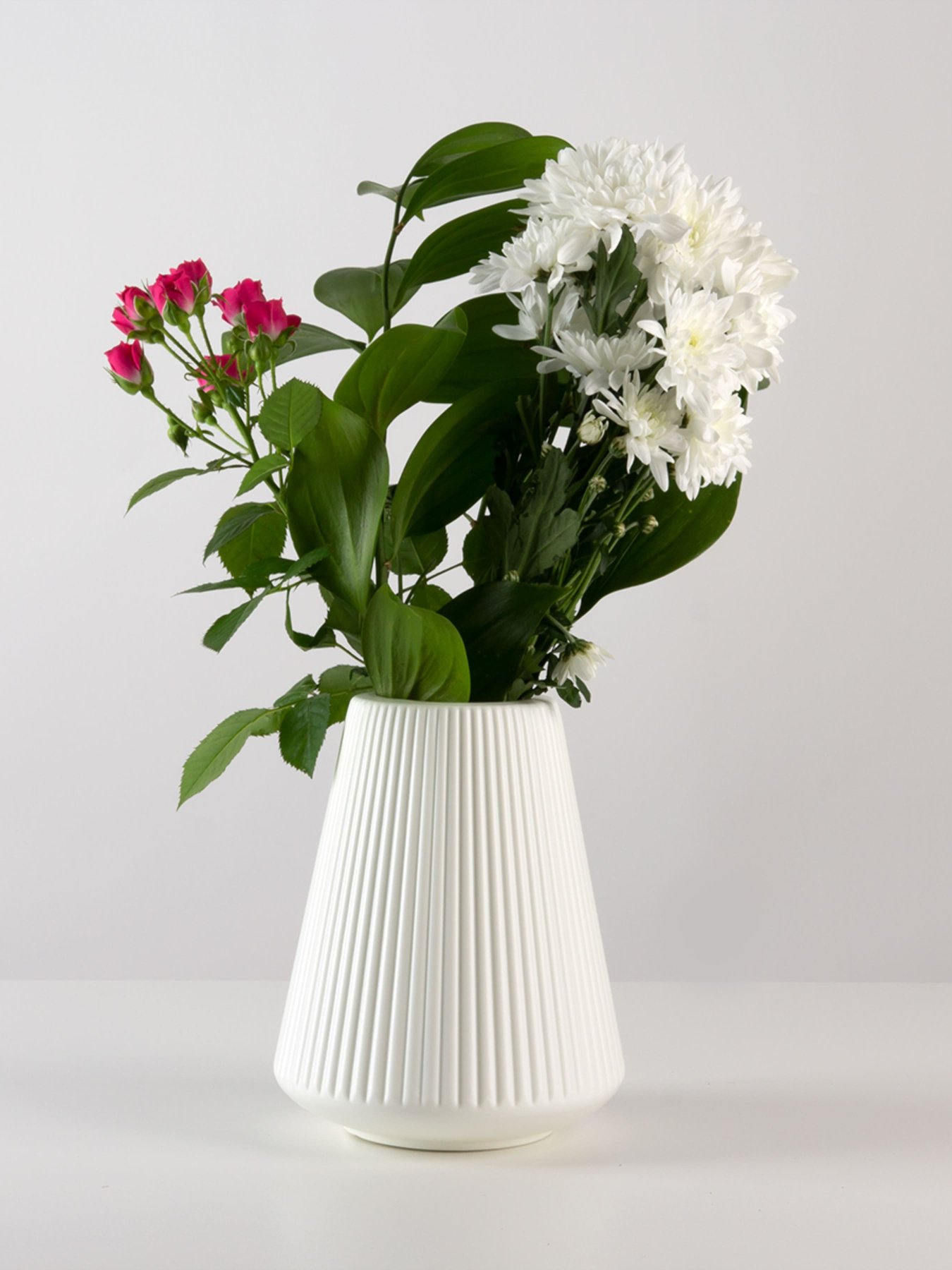 Ваза для цветов пластиковая белая MBM MY HOME модель DH-FLOWERS-04 WHITE Фото