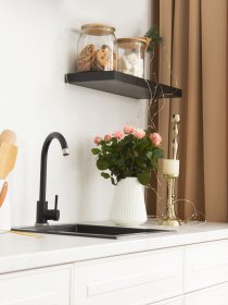 Ваза для цветов пластиковая белая MBM MY HOME модель DH-FLOWERS-04 WHITE Фото