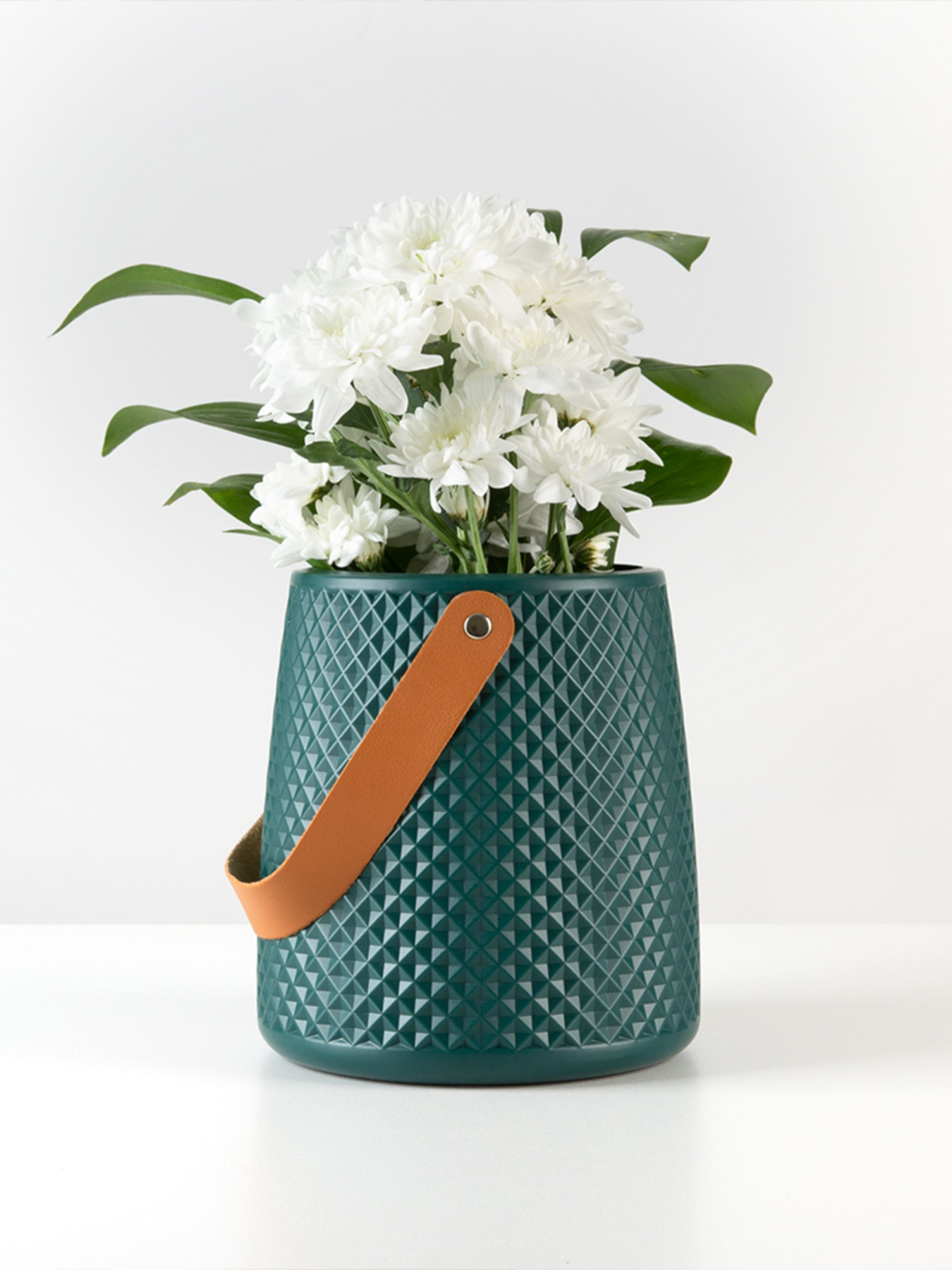 Ваза для квітів з ручкою пластикова аквамаринова MBM HOME модель DH-FLOWERS-10 MARINE BLUE Фото