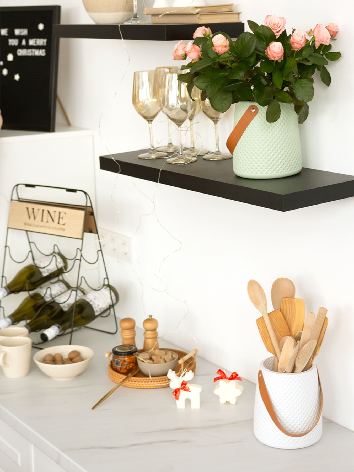 Ваза для цветов с ручкой пластиковая оливковая MBM MY HOME модель DH-FLOWERS-10 OLIVE Фото