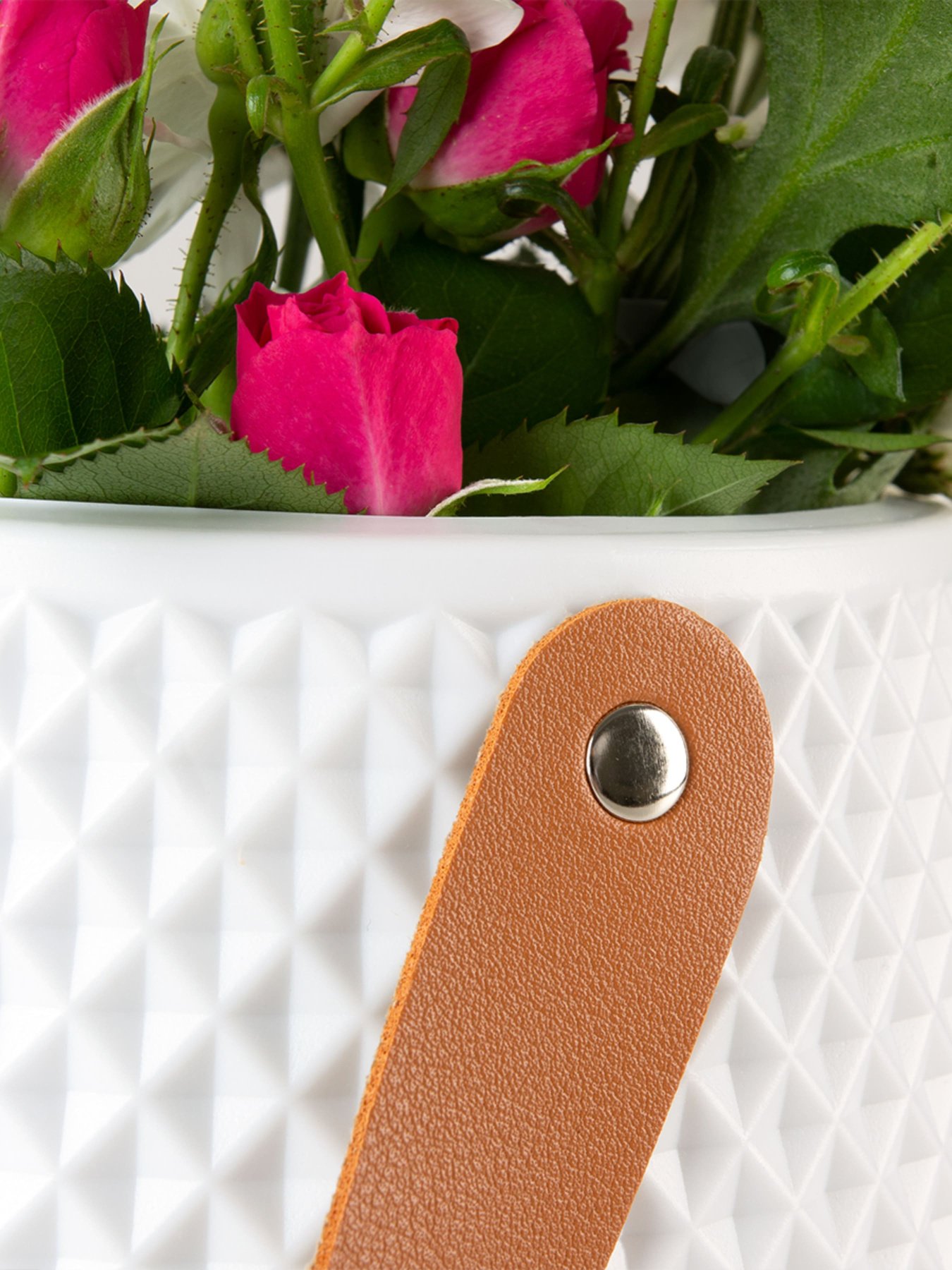 Ваза для цветов с ручкой пластиковая белая MBM MY HOME модель DH-FLOWERS-10 WHITE Фото