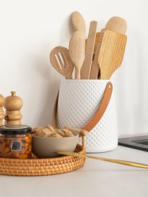 Ваза для цветов с ручкой пластиковая белая MBM MY HOME модель DH-FLOWERS-10 WHITE Фото