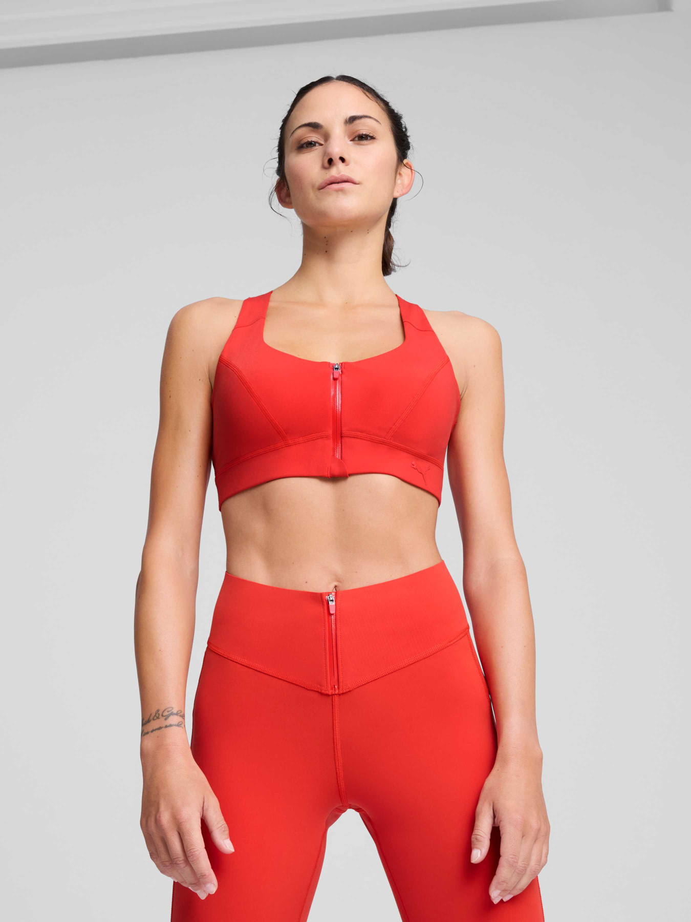 Спортивный топ PUMA Zip Bra модель 526811 Фото