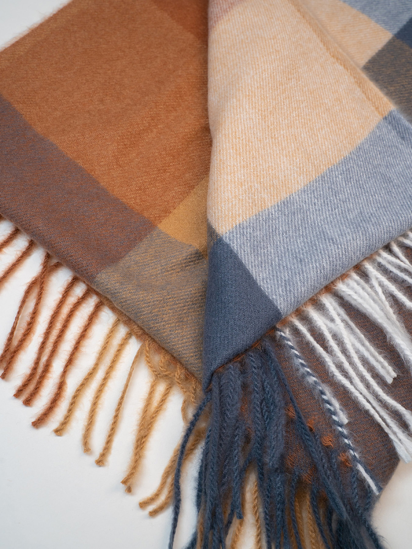 Шарф ISSA Plus модель SH-23_бежевый_коричневый Фото