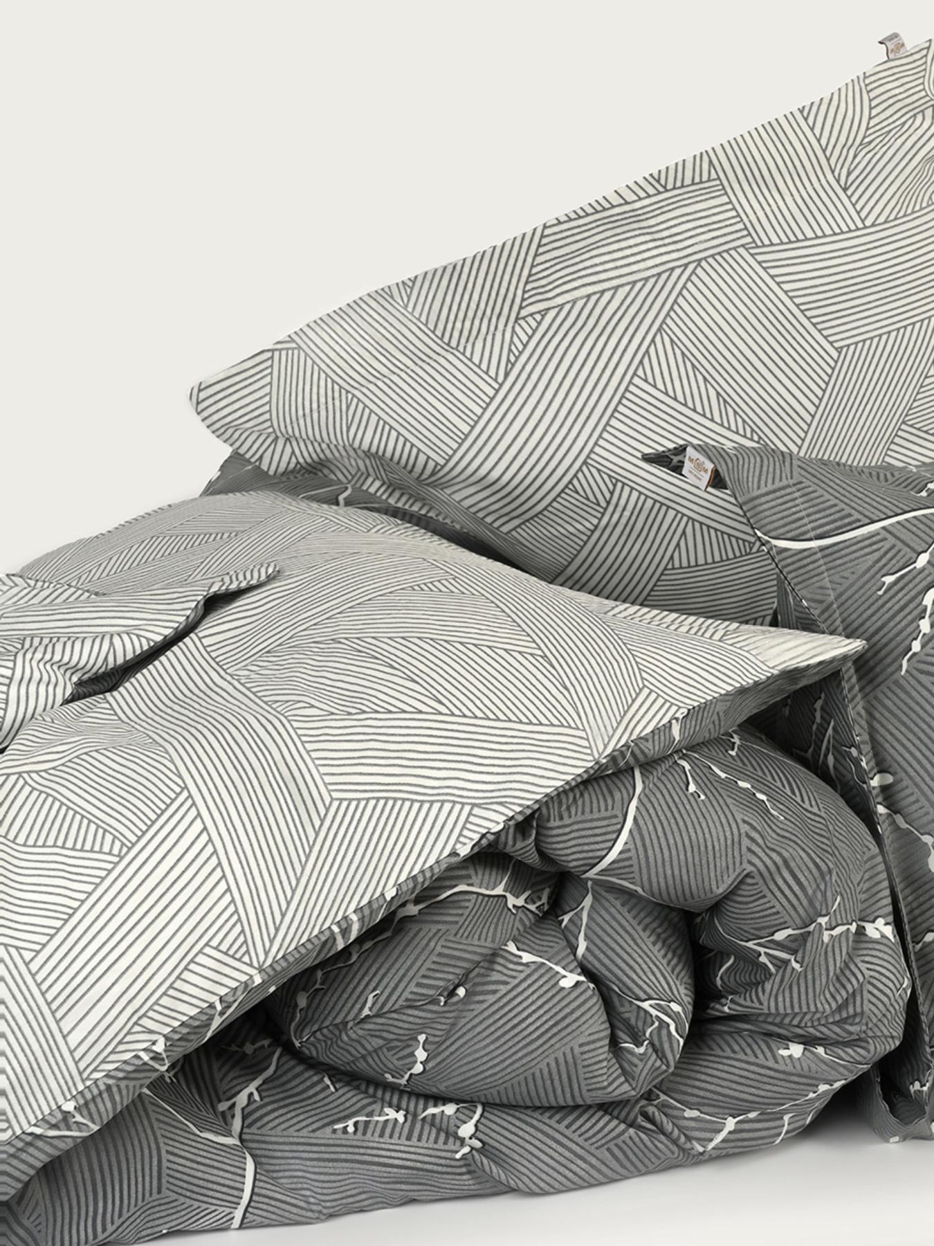 Наволочка "Петрикор" світло-сіра з натурального сатину MBM HOME модель BL-P-09 GRAY/PRINT Фото