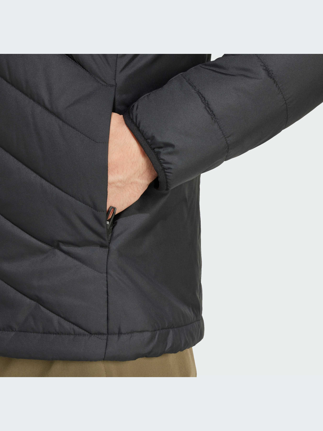 Демисезонная куртка Adidas модель IM7689 Демисезонная куртка Adidas модель IM7689 Фото