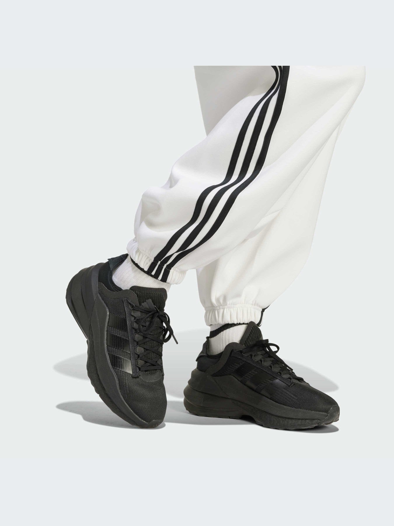 Джоггеры Adidas 3 Stripes модель JJ1665 Фото