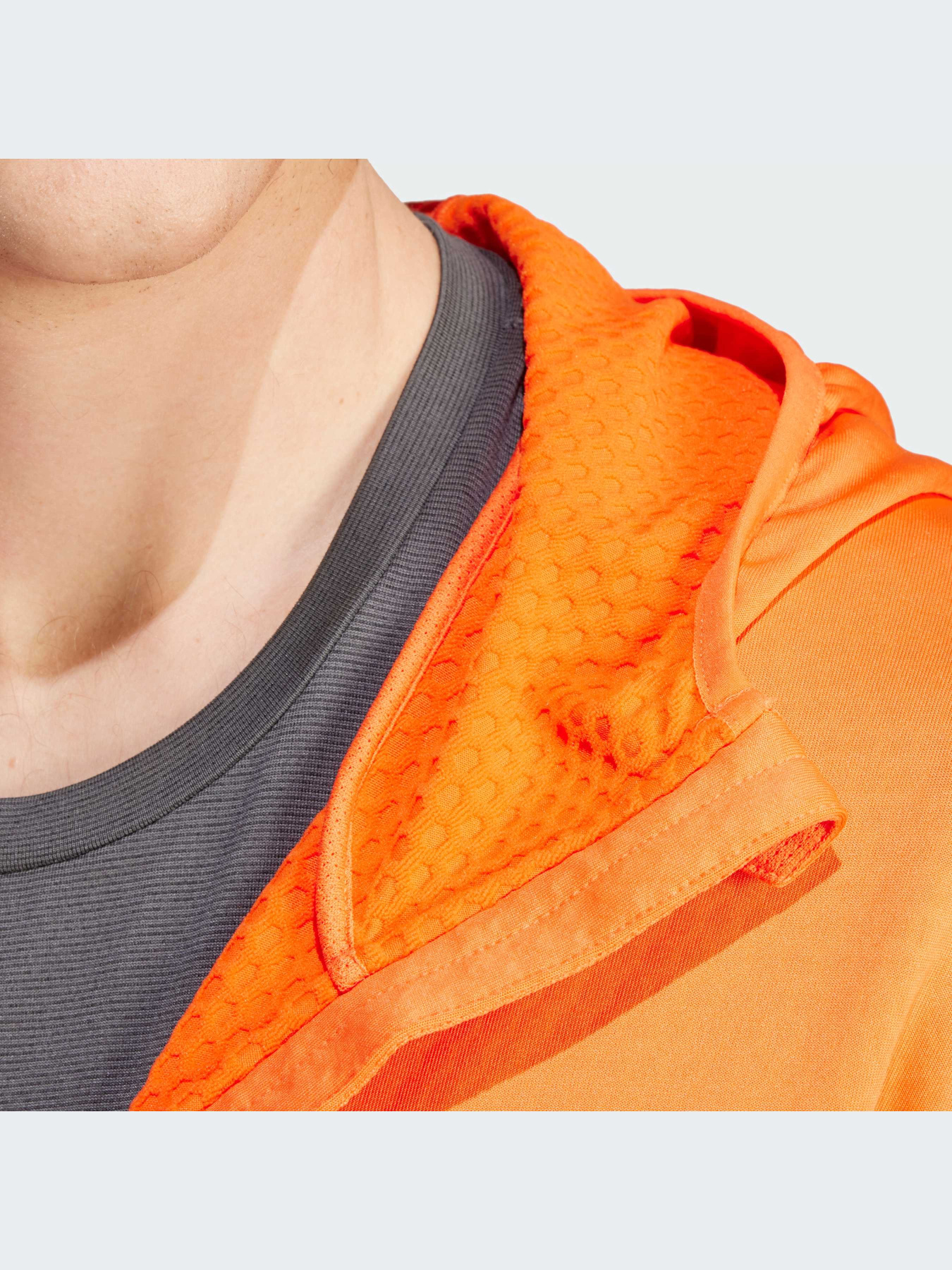 Спортивна кофта Adidas модель IQ3720 Спортивна кофта Adidas модель IQ3720 Фото