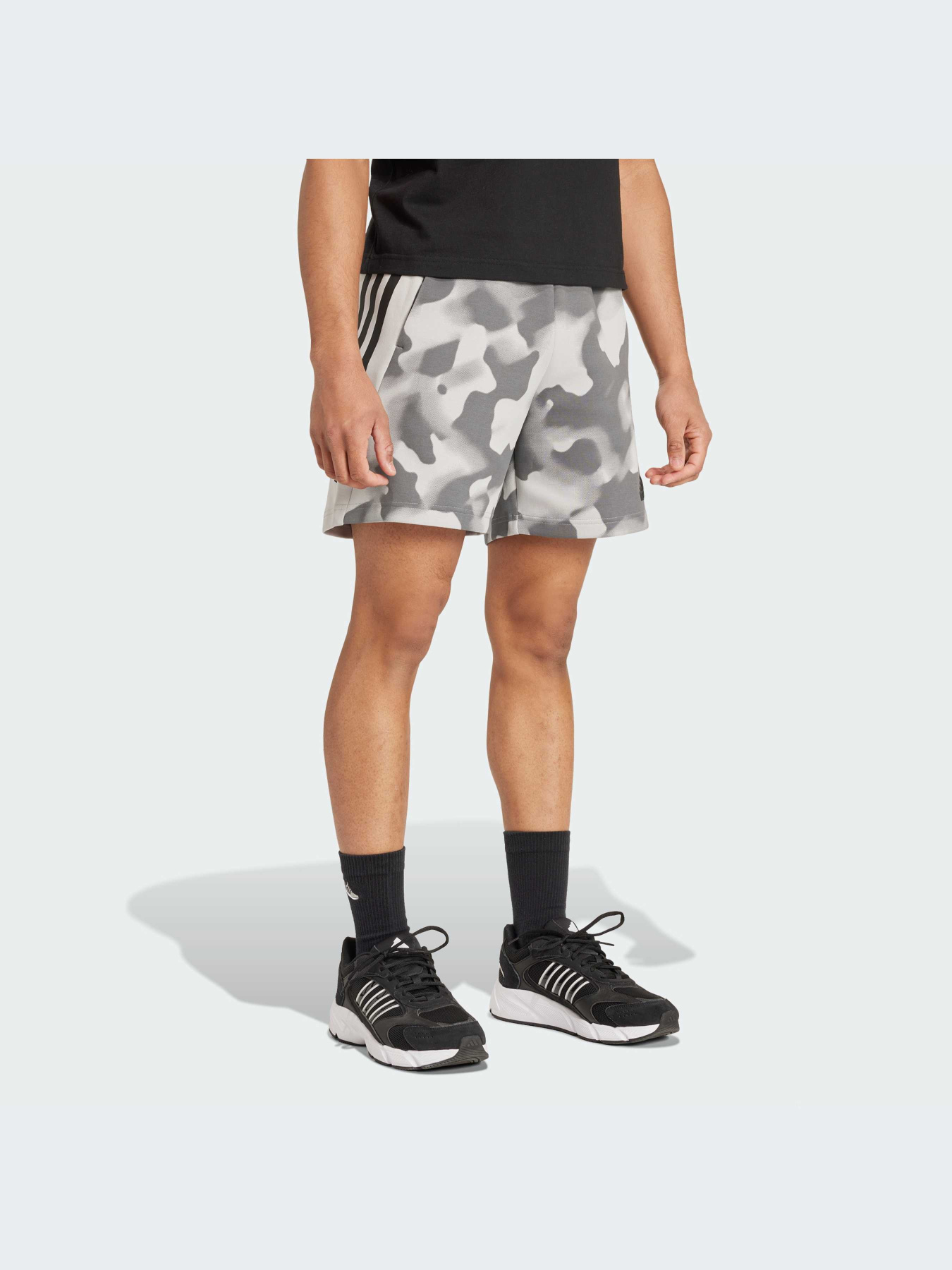 Шорты Adidas 3 Stripes модель IW6081 Фото