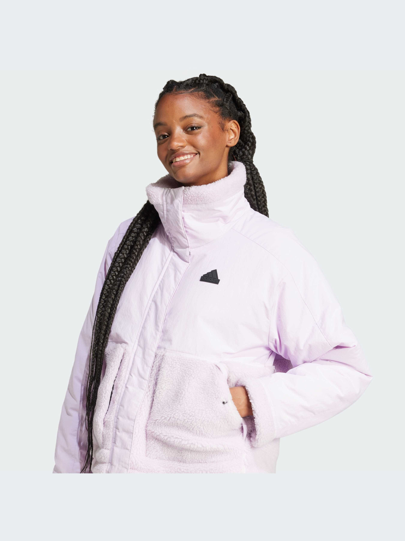 Демисезонная куртка Adidas модель IZ4660 Демисезонная куртка Adidas модель IZ4660 Фото